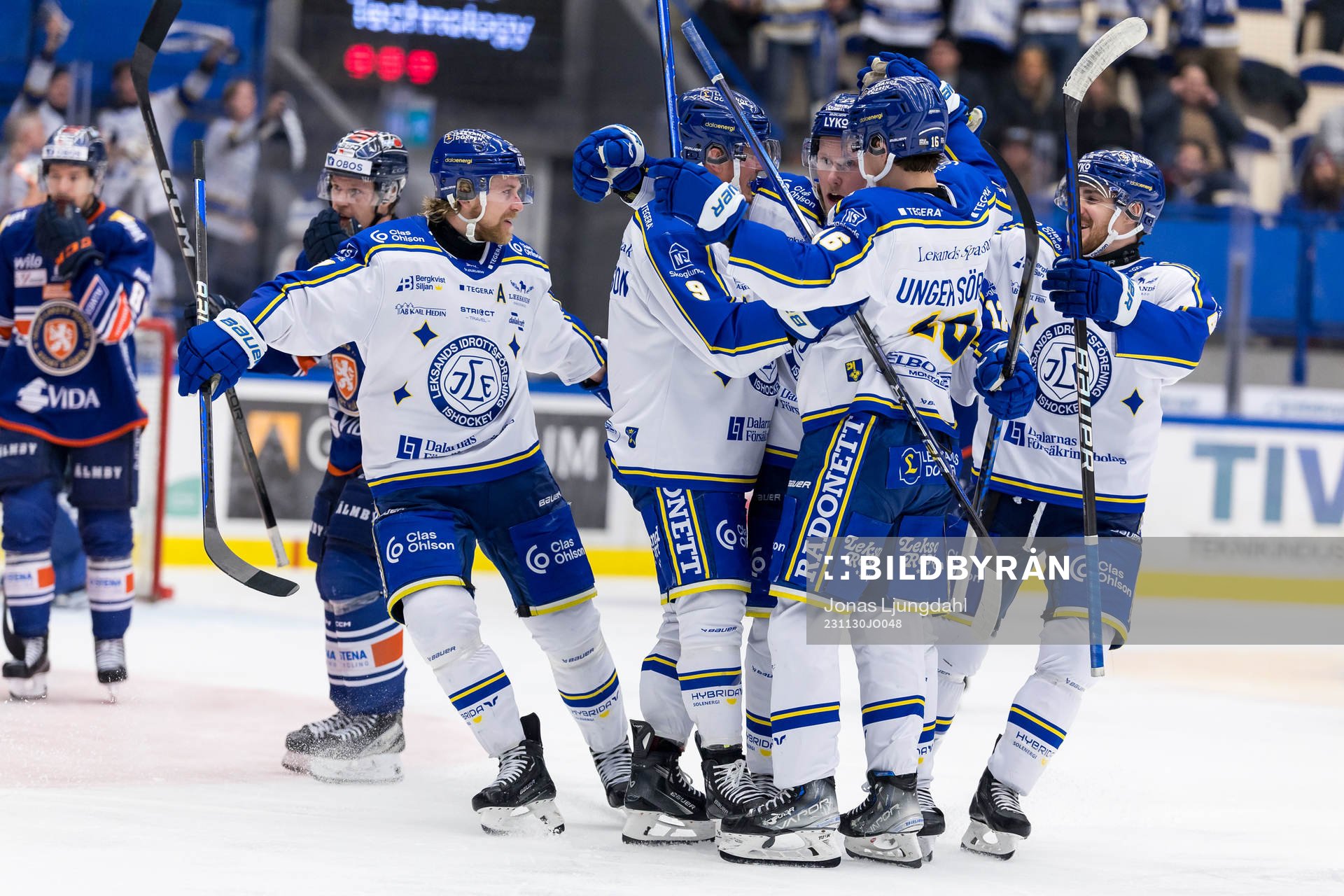 Leksand spelare jublar