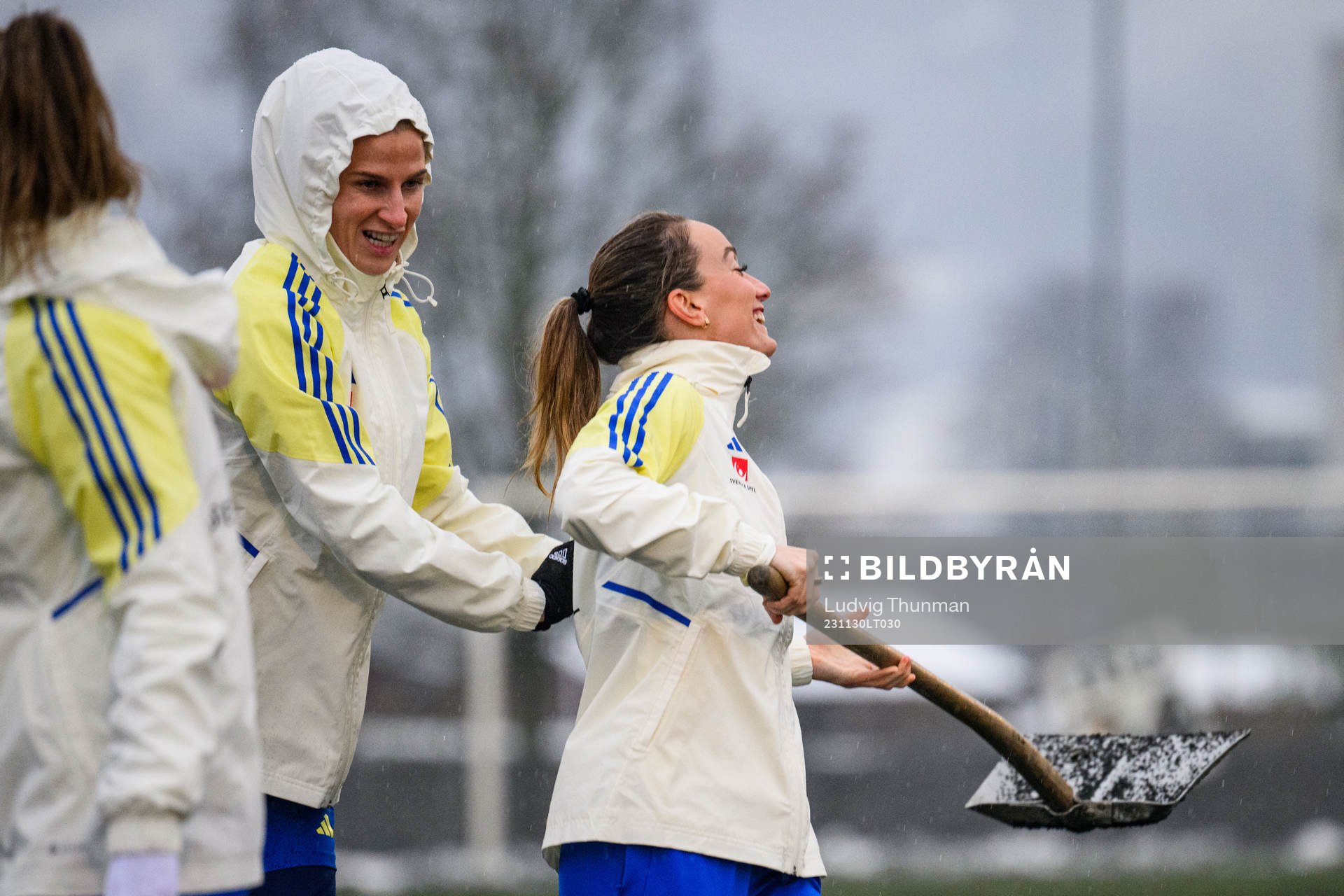 Kosovare Asllani and Sofia Jakobsson