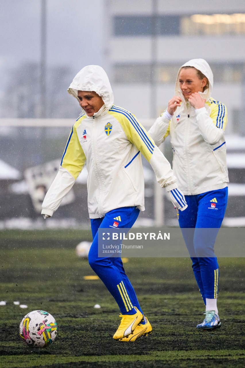 Madelen Janogy and Stina Blackstenius