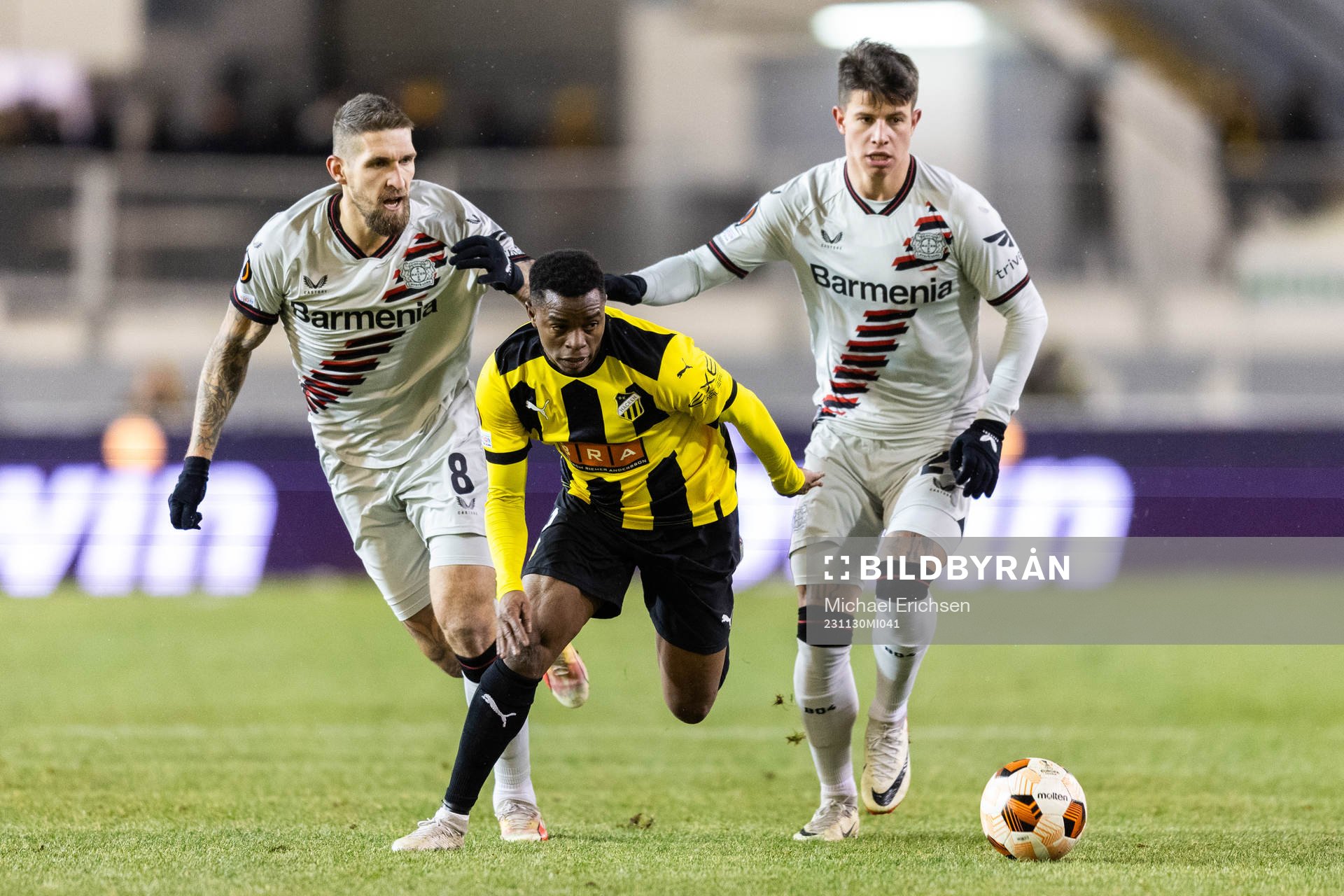 Robert Andrich and Adam Hložek of Bayer Leverkusen against