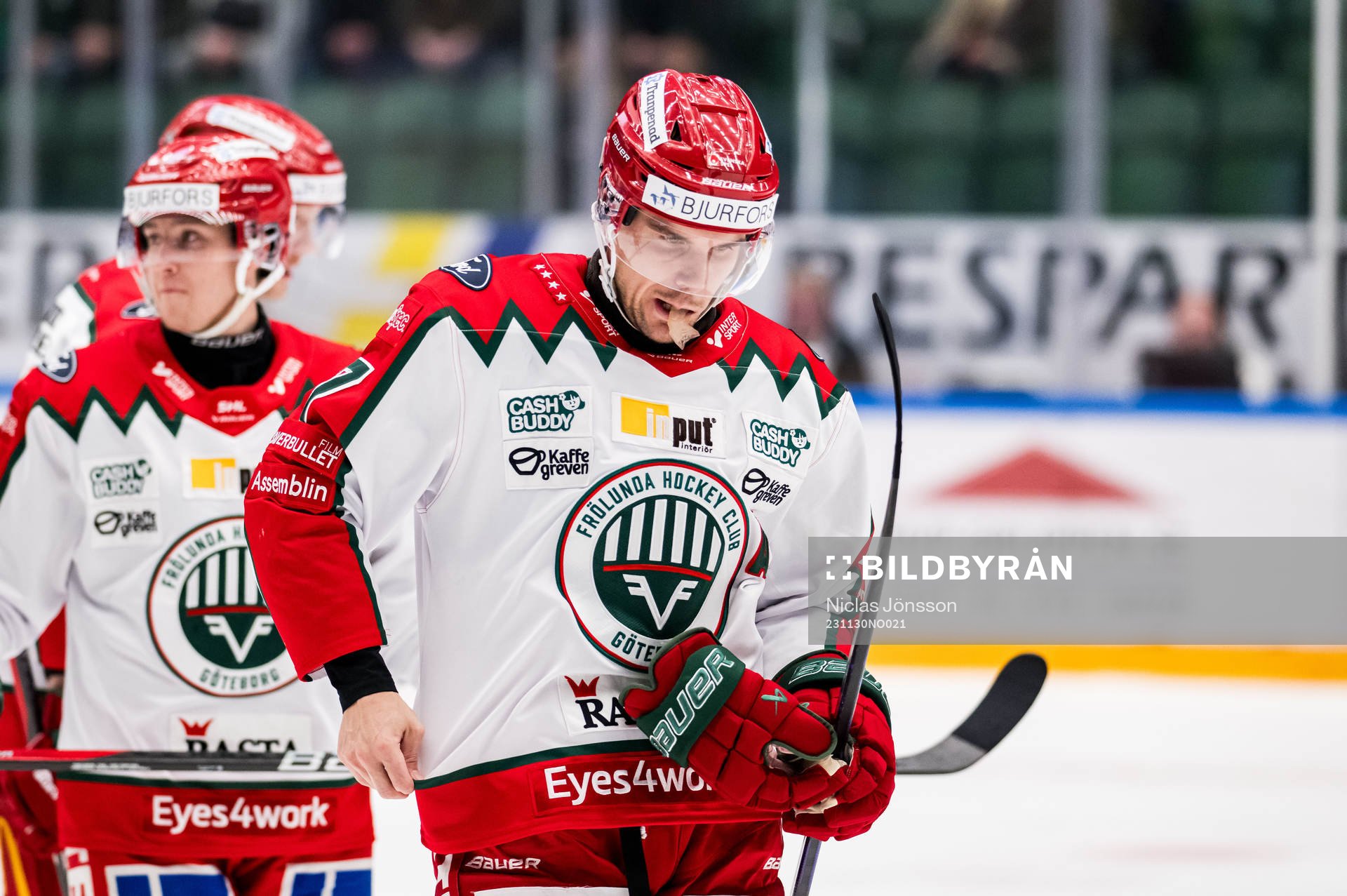 Frölunda HCs Henrik Tömmernes deppar