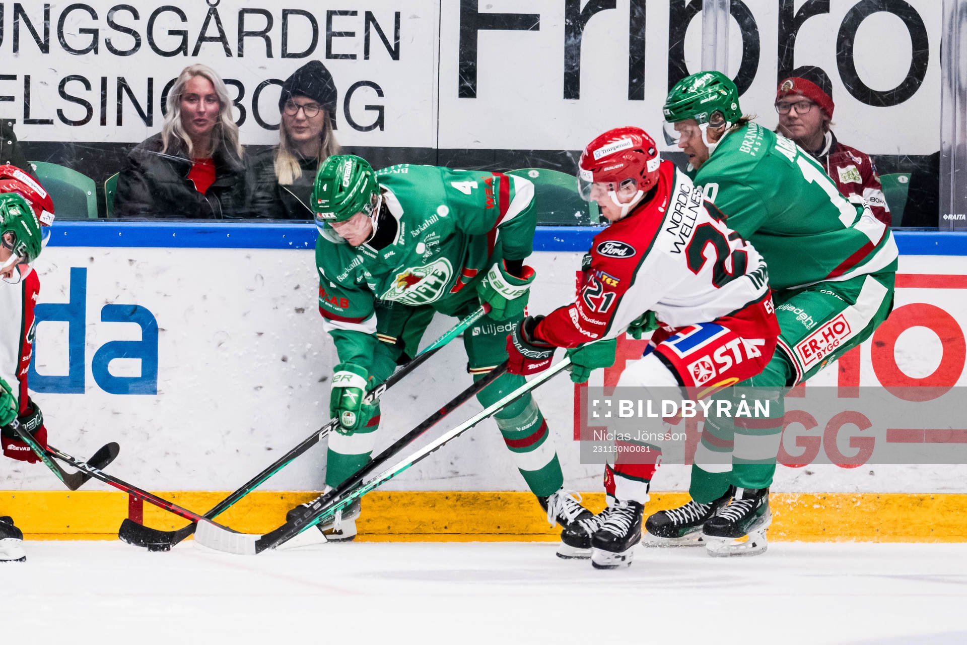 Rögle BKs Johannes Johannesen och Frölunda HCs Jere Innala