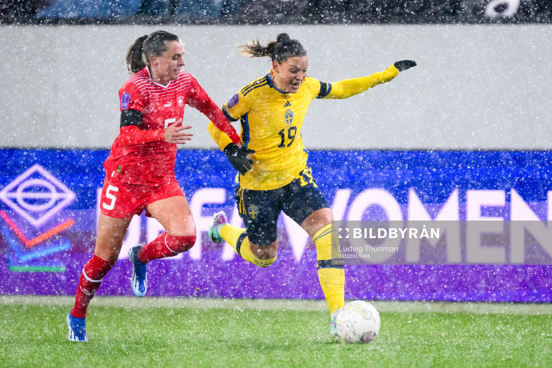 Noelle Maritz of Switzerland and Johanna Rytting Kaneryd of
