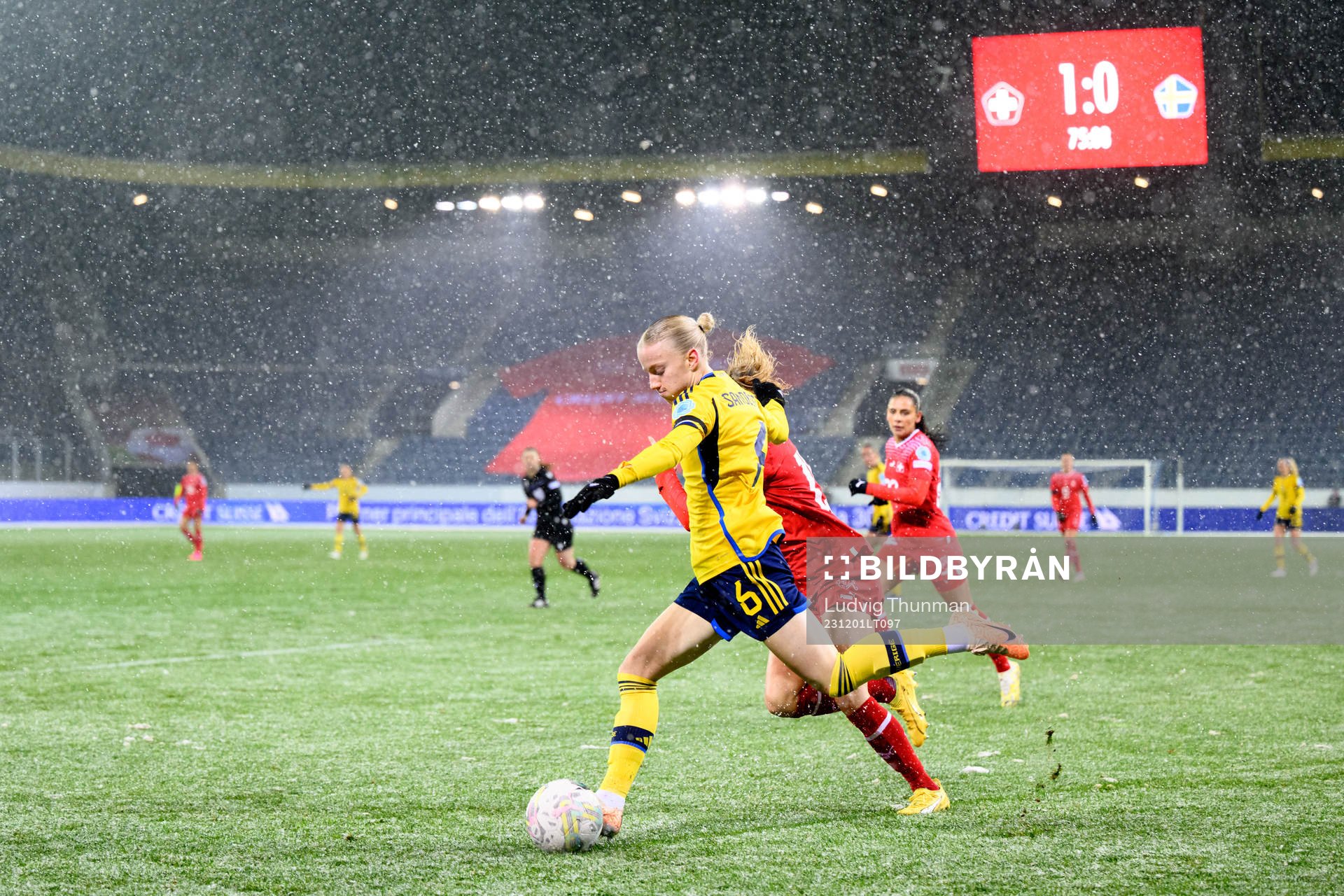 Anna Sandberg of Sweden during the UEFA Women's Nations League football match between Switzerland and Sweden on December 1, 2023 in Lucerne.