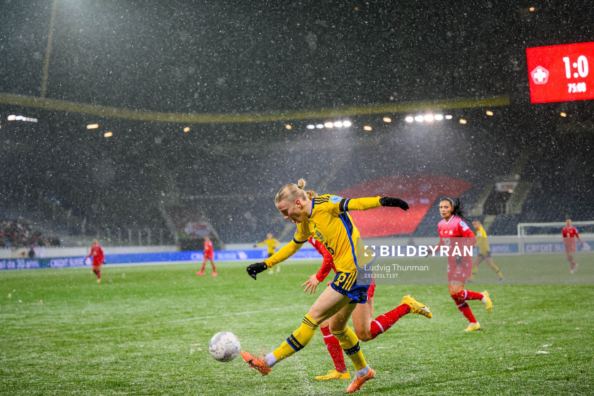 Anna Sandberg of Sweden during the UEFA Women's Nations League football match between Switzerland and Sweden on December 1, 2023 in Lucerne.