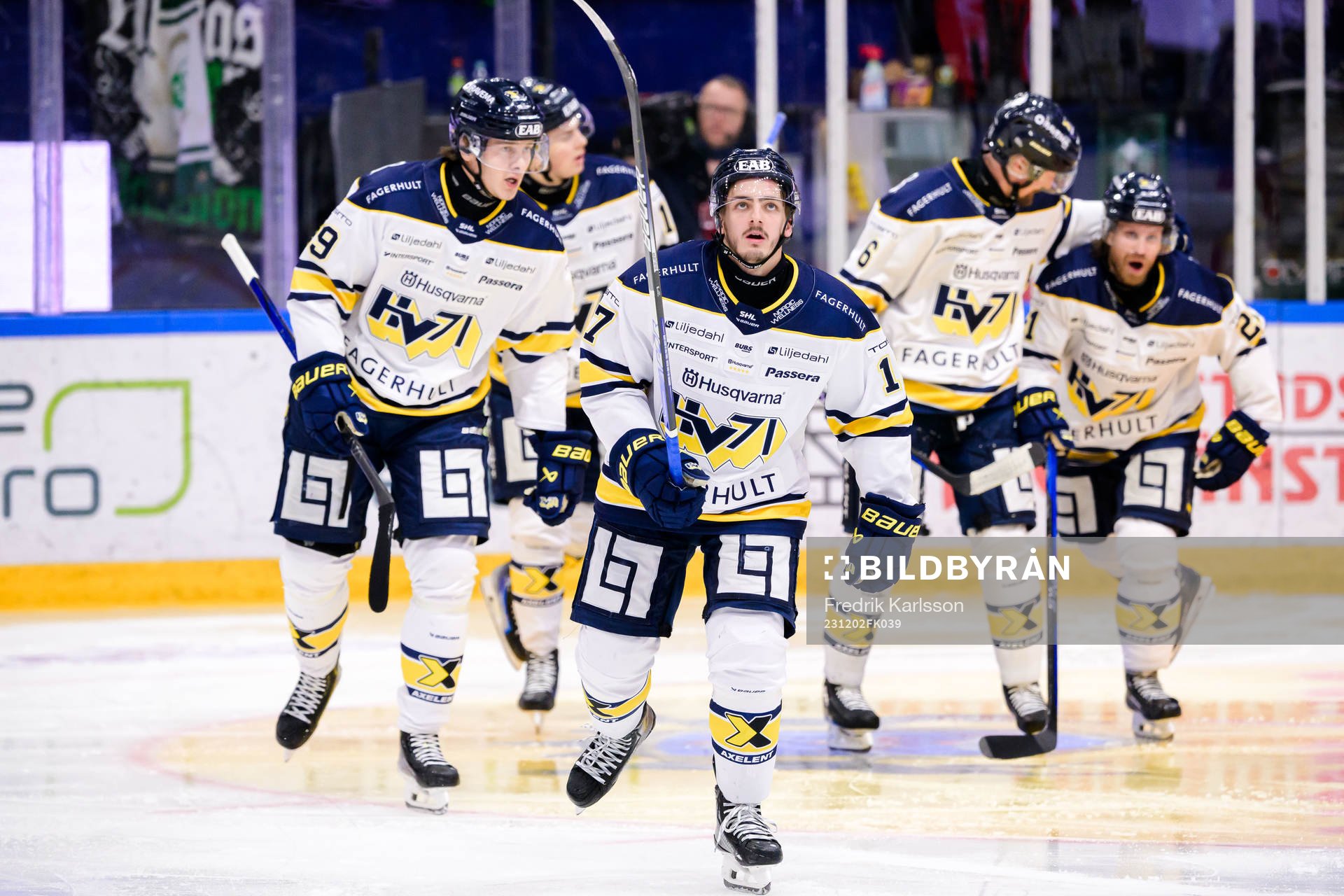 HV71s Isac Brännström jublar
