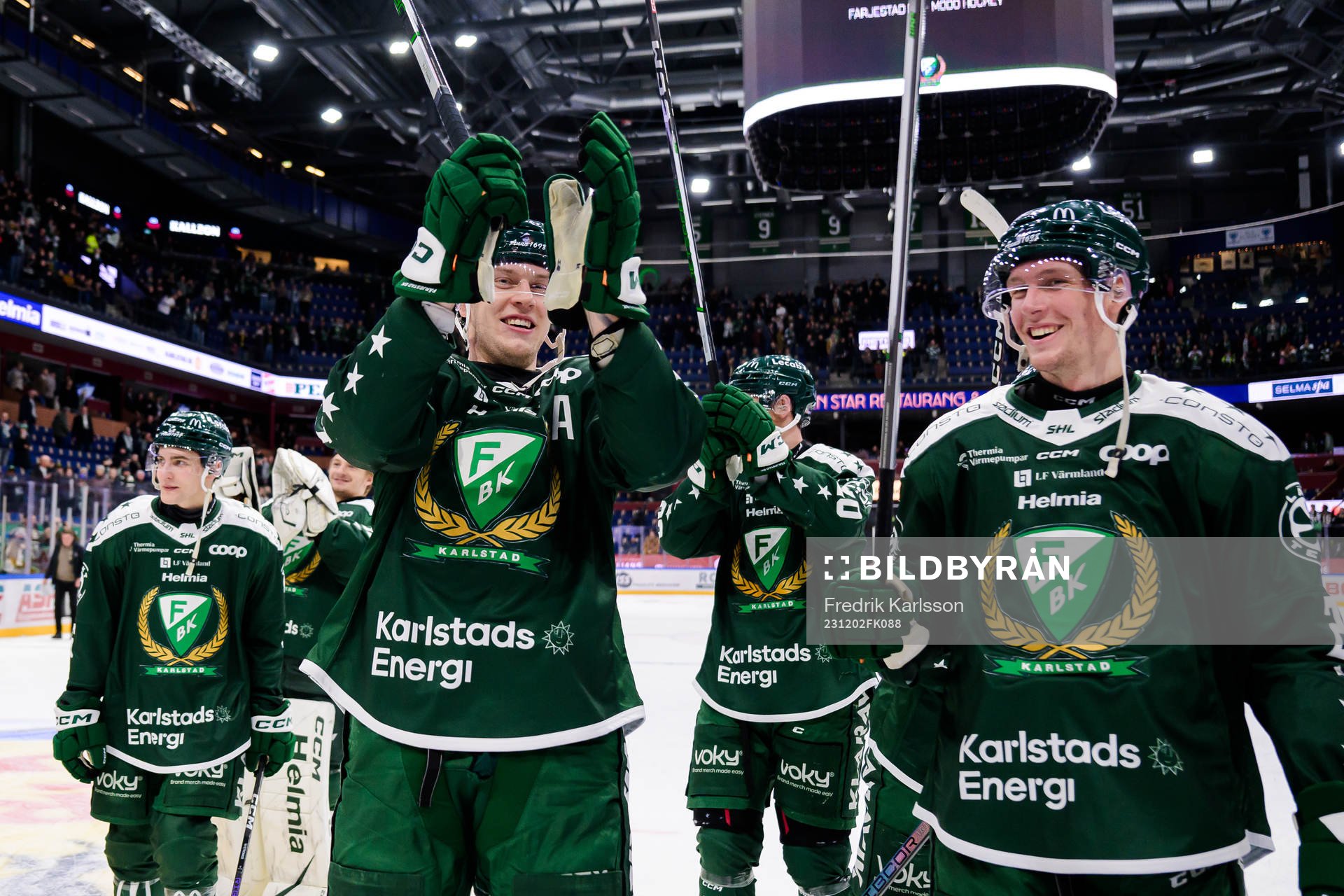 Färjestads Victor Ejdsell och Mattias Göransson jublar