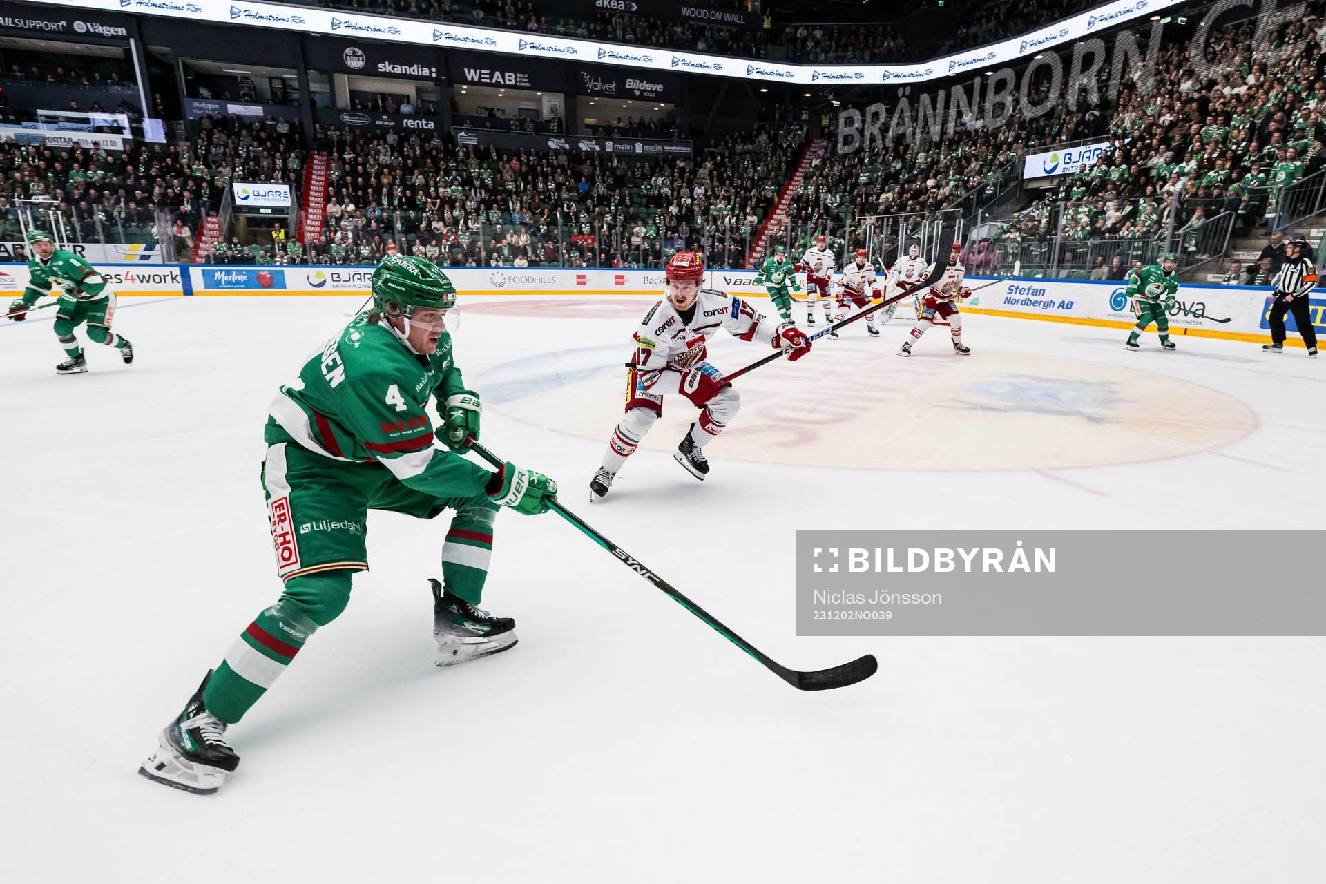 Rögles Johannes Johannesen och MoDos Riley Woods