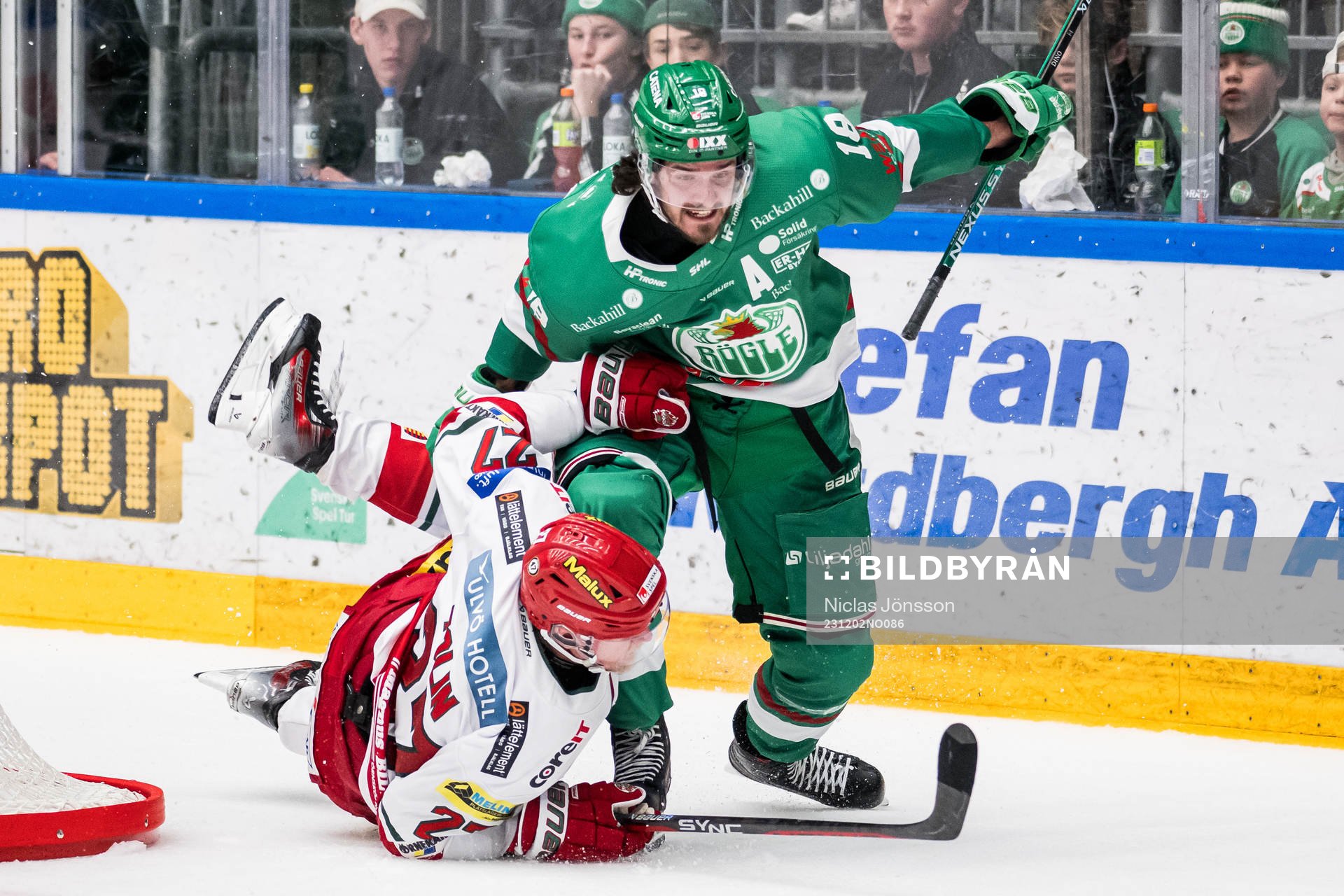 MoDos Niklas Folin och Rögles Dennis Everberg