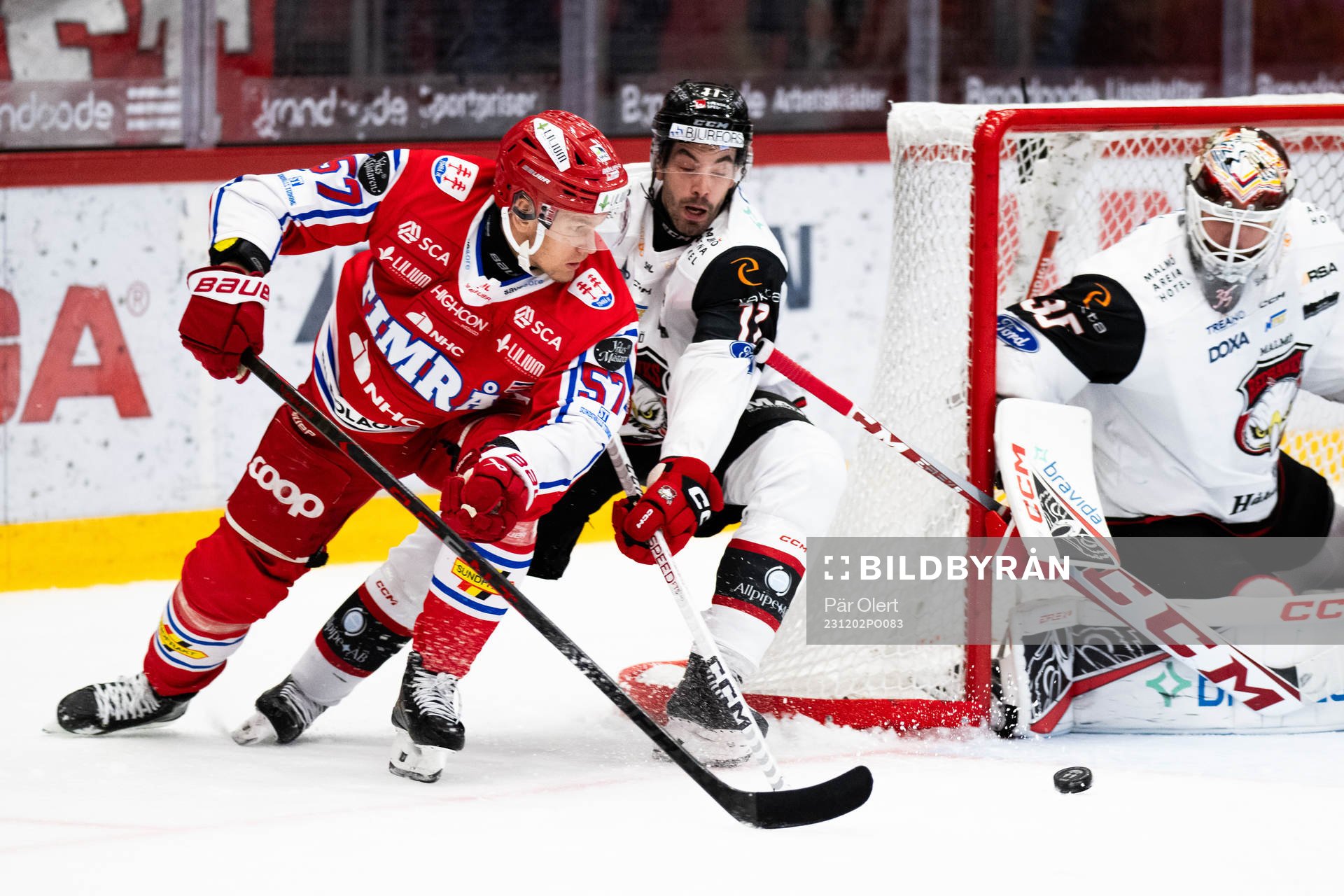 Timrås Anton Wedin och Malmö Redhawks Markus Lauridsen