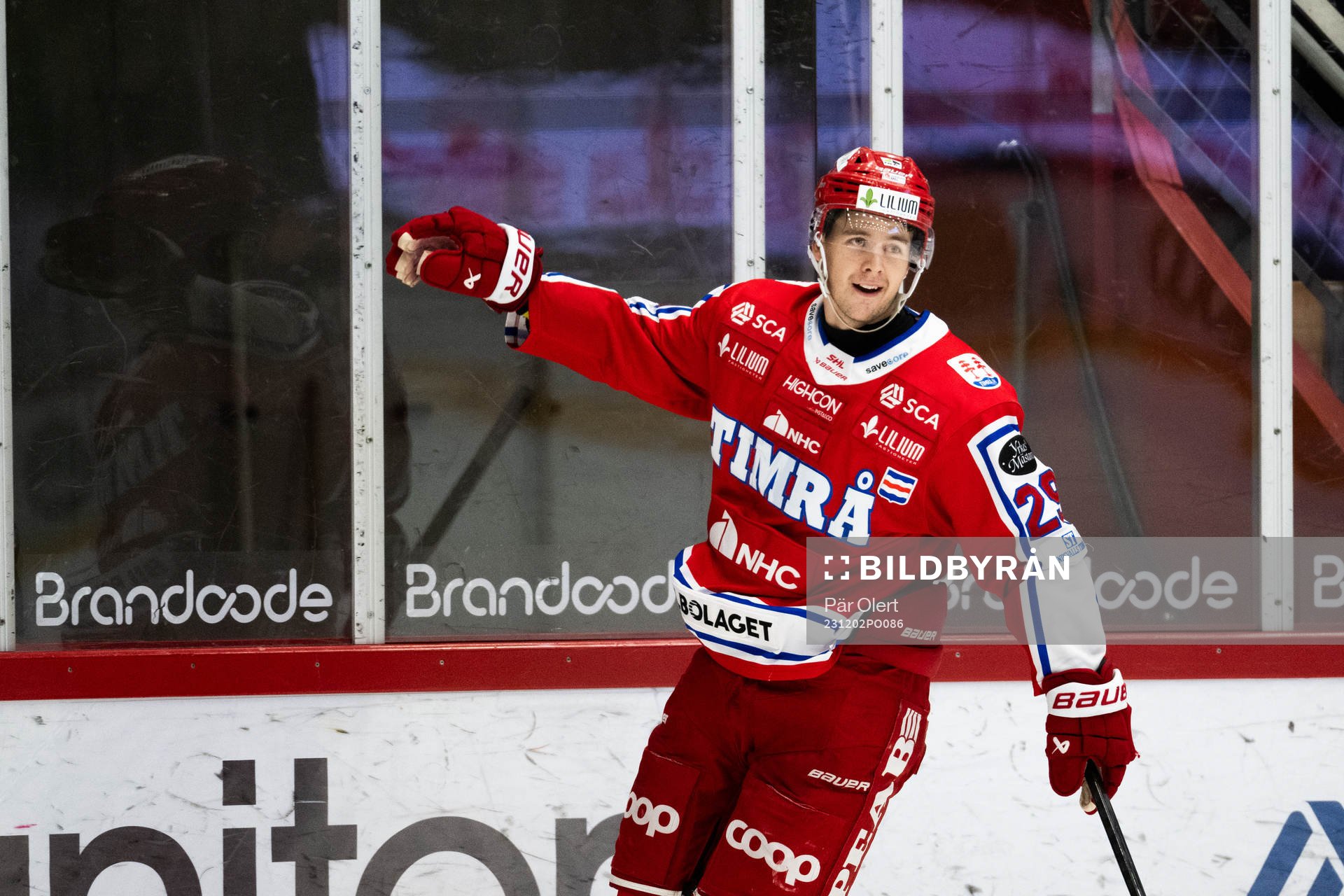Timrås Filip Hållander jublar