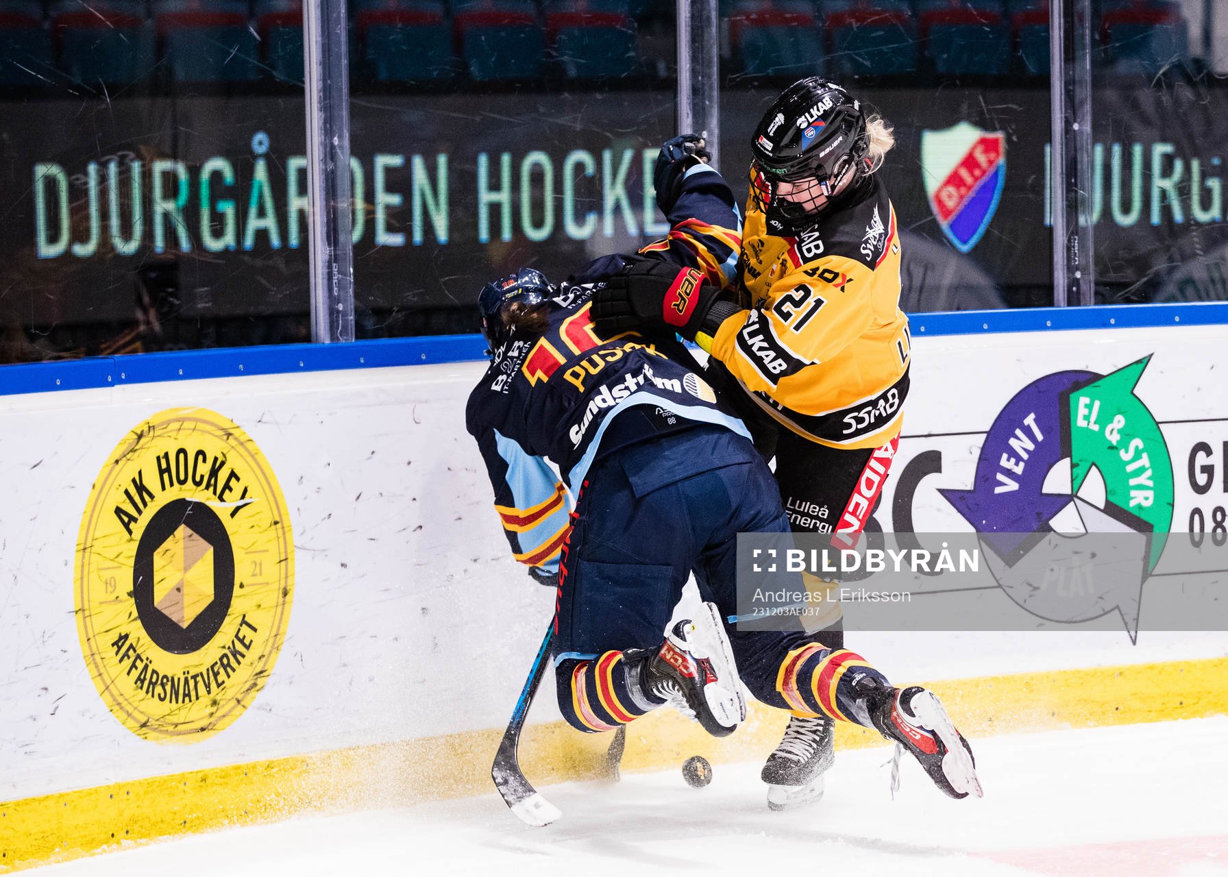 Djurgårdens Madeline Posick och Luleås Astrid Lindeberg