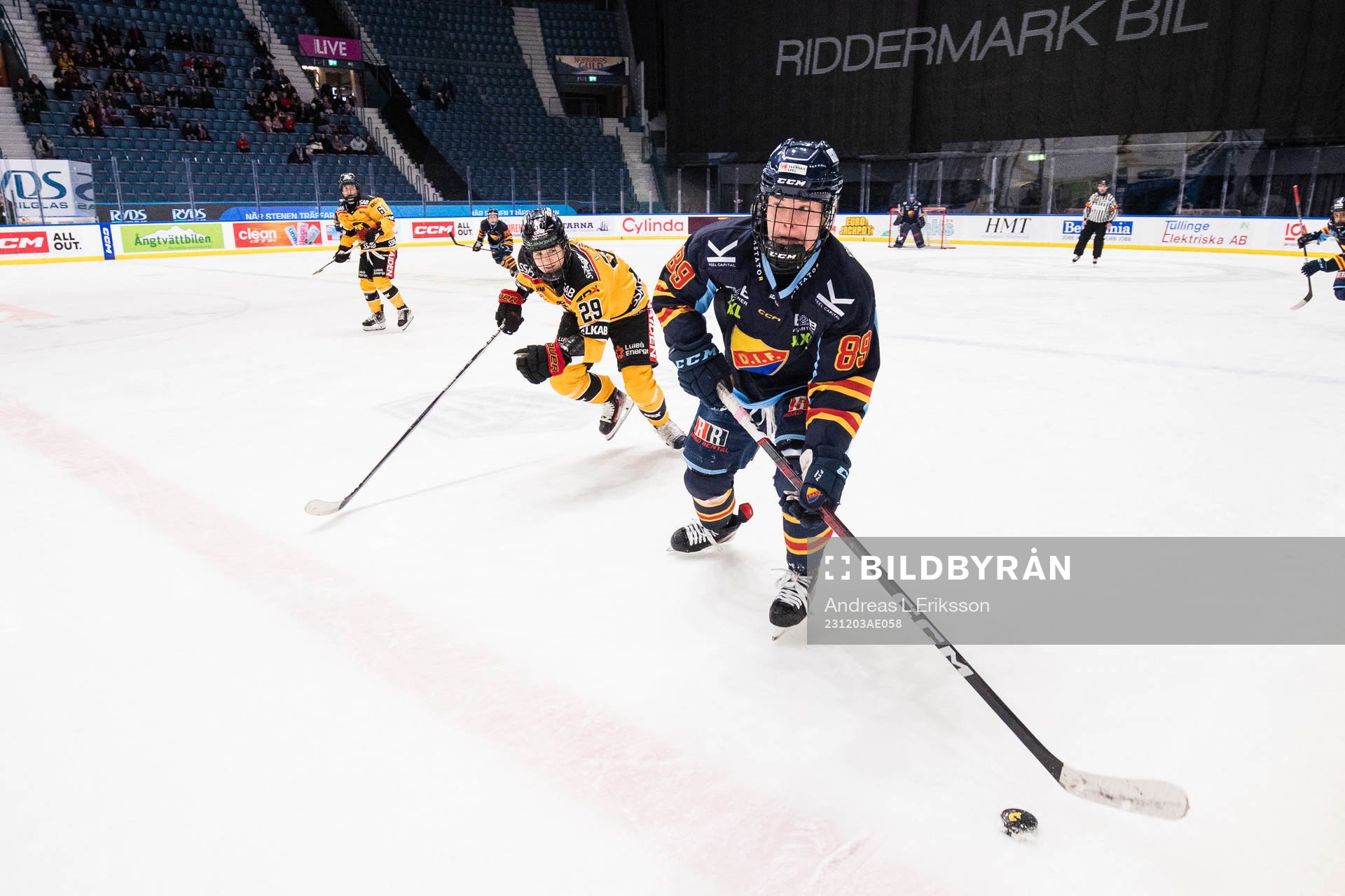 Luleås Emma Nordin och Djurgårdens Nicole Hall