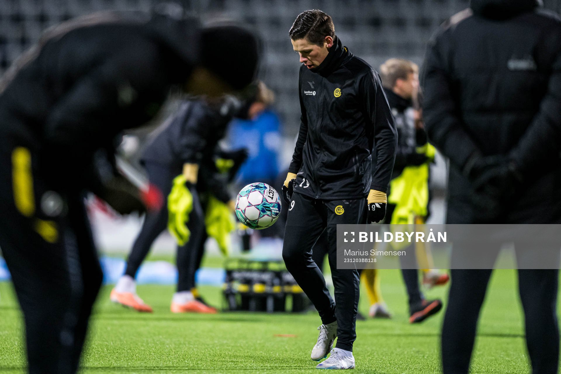 Sondre Brunstad Fet of Bodø/Glimt warms up