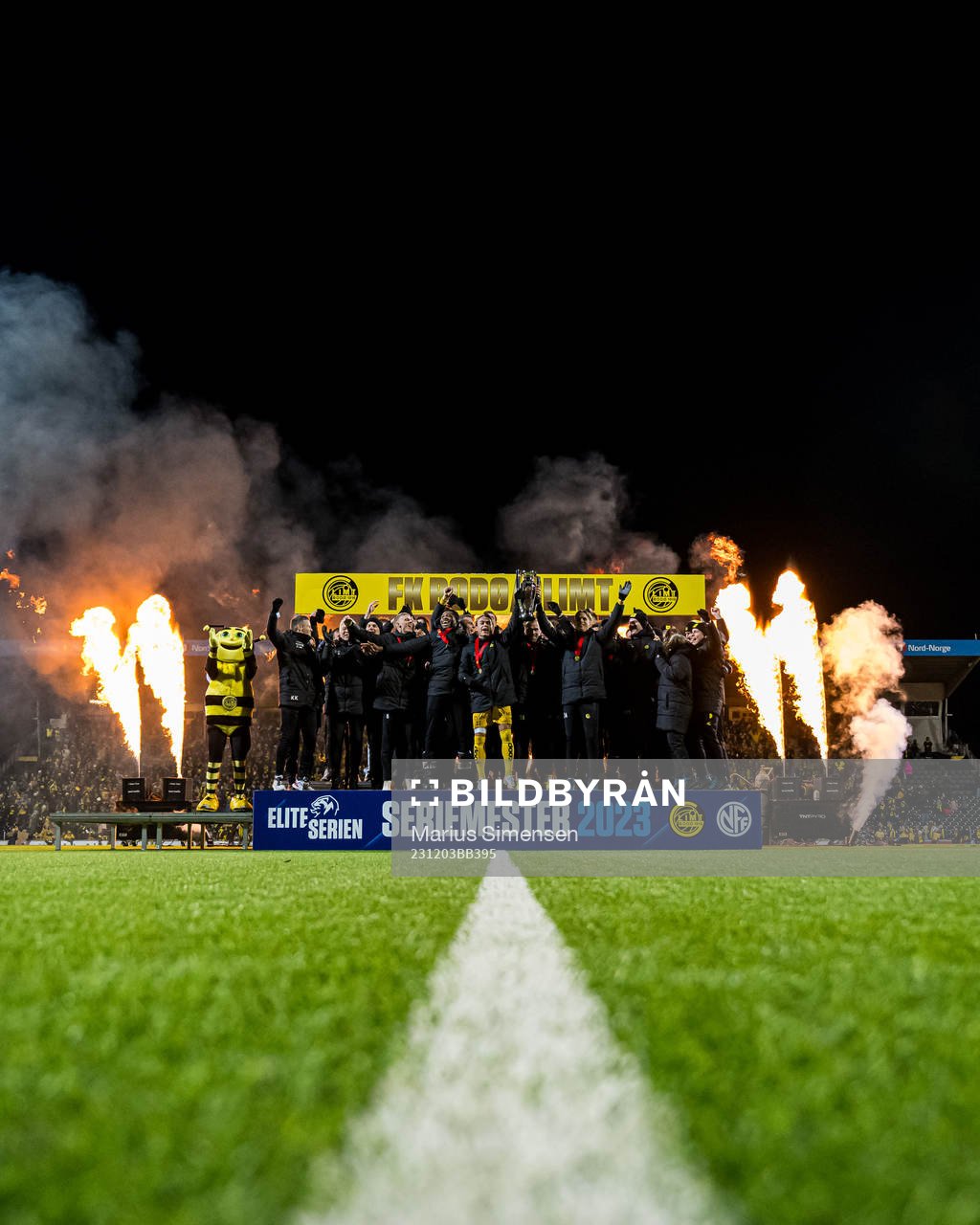 Players of Bodø/Glimt celebrates with the trophy