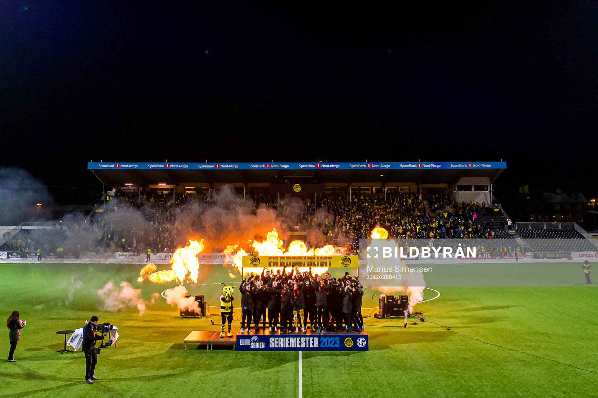 Players of Bodø/Glimt celebrates with the trophy