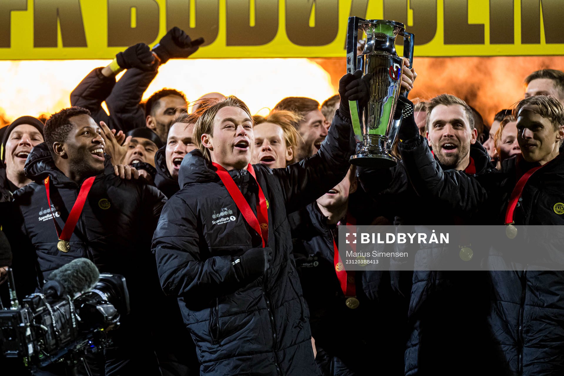 Patrick Berg of Bodø/Glimt celebrates with the trophy