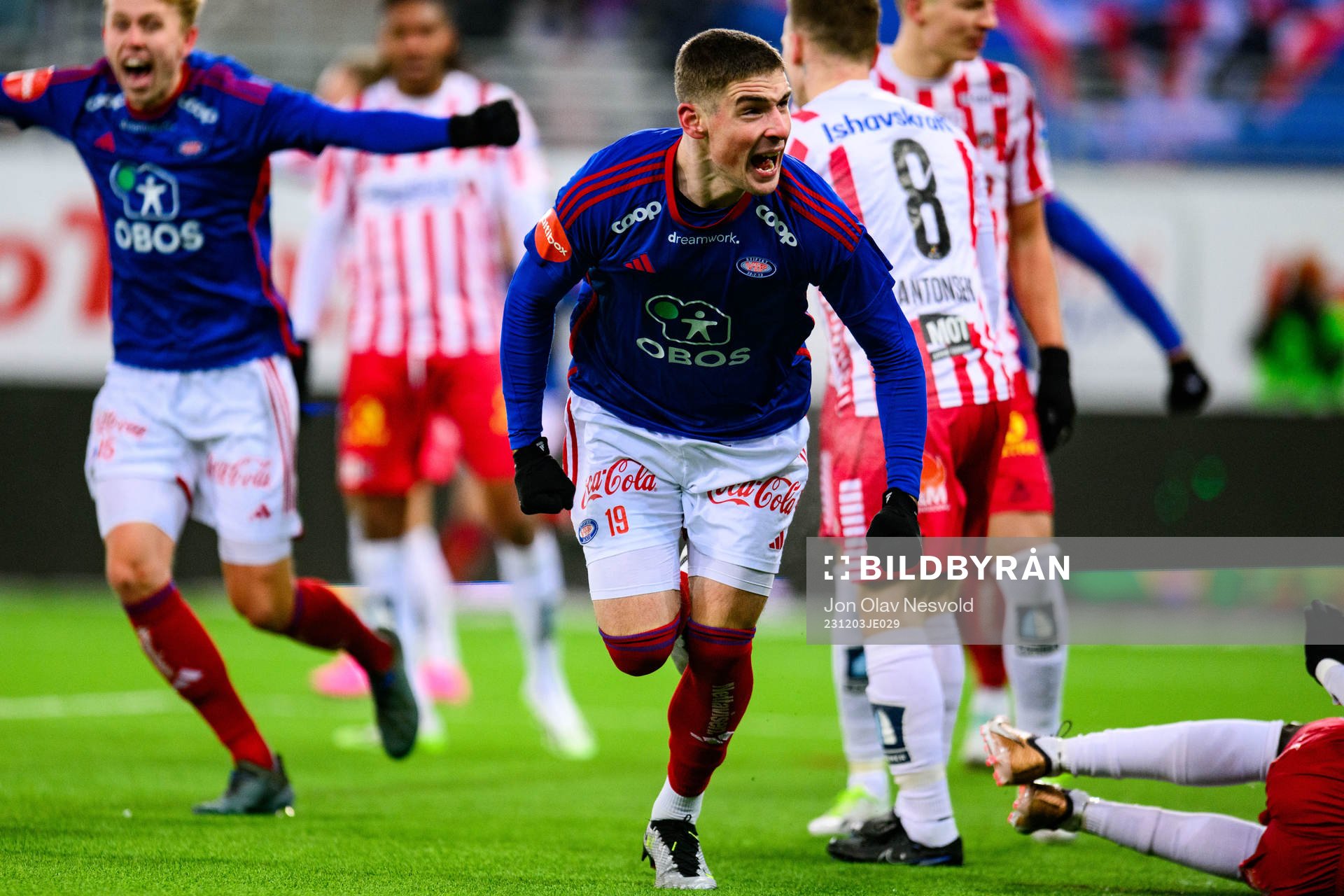 Andrej Ilic of Vålerenga celebrates 1-0