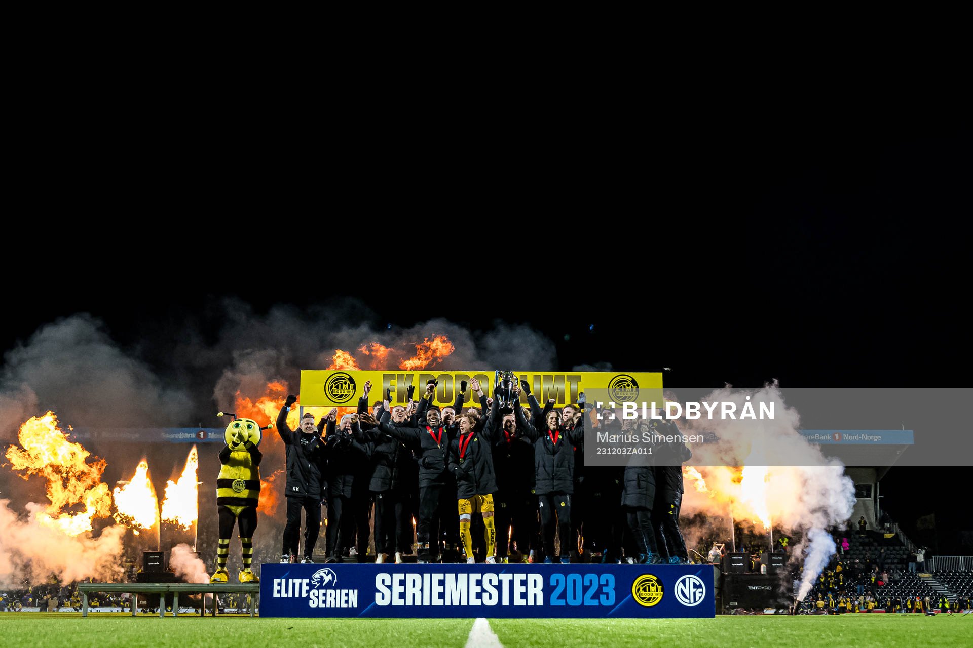 Players of Bodø/Glimt celebrates with the trophy