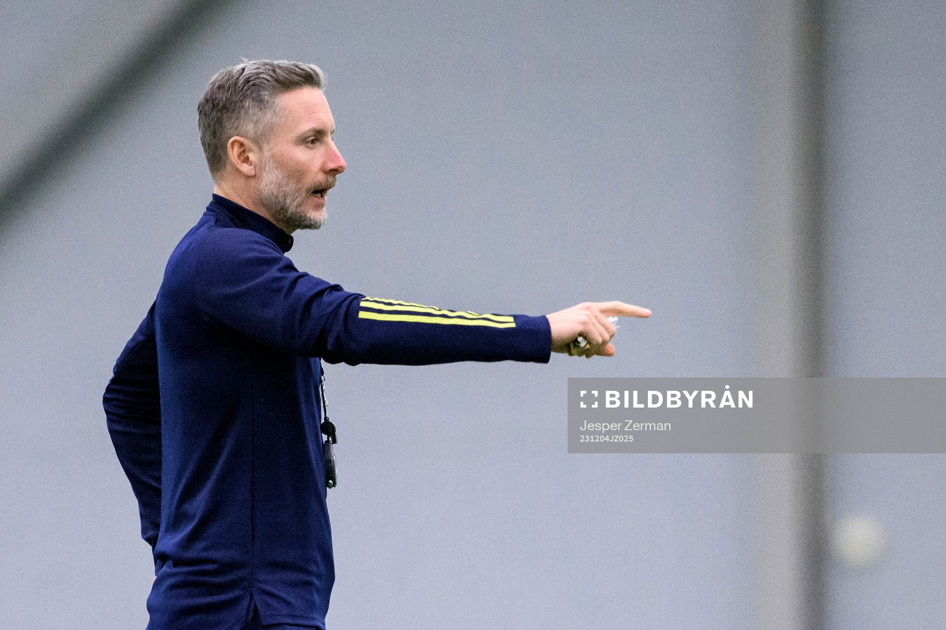 Head coach Axel Kjäll during a practice session with the Swedish Under-15 national team on December 4, 2023 in Stockholm. 