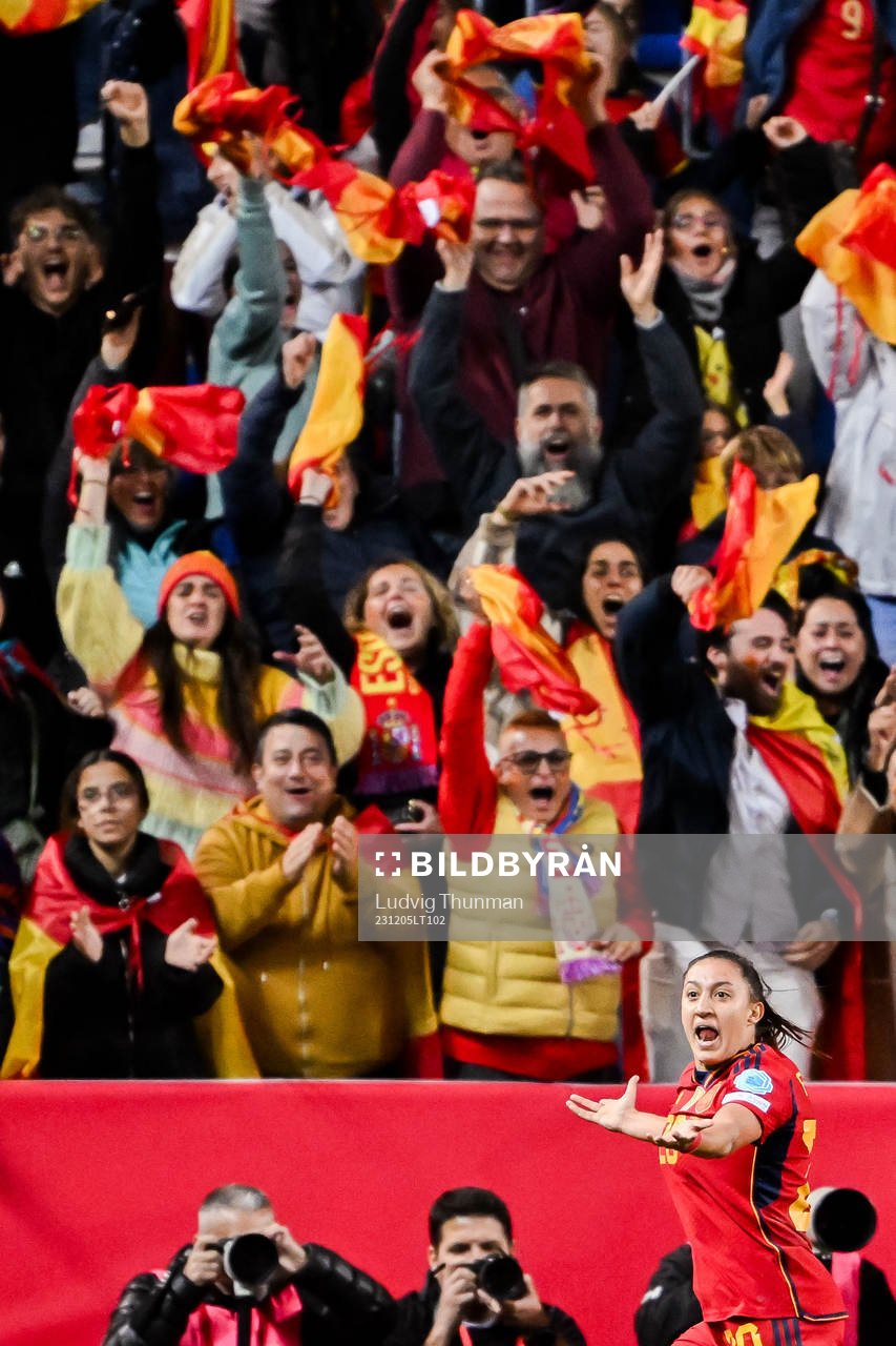Fiamma Benitez of Spain celebrates the 4-3 goal during the UEFA Women's Nations League football match between Spain and Sweden on December 5, 2023 in Malaga.