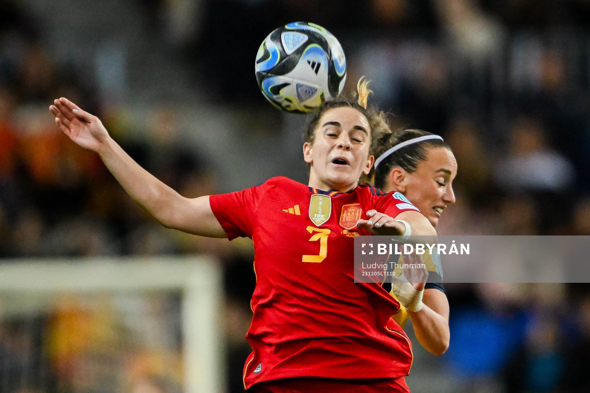 Teresa Abelleira of Spain and Kosovare Asllani of Sweden