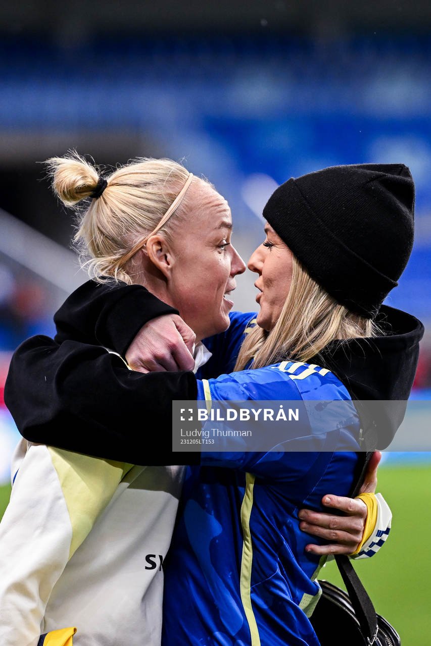 Caroline Seger and Olivia Schough of Sweden