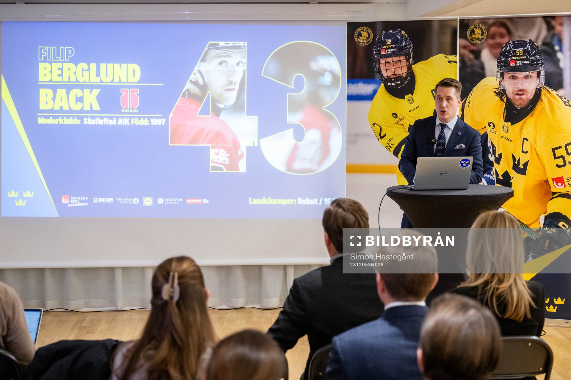 Sveriges förbundskapten Sam Hallam presenterar Filip