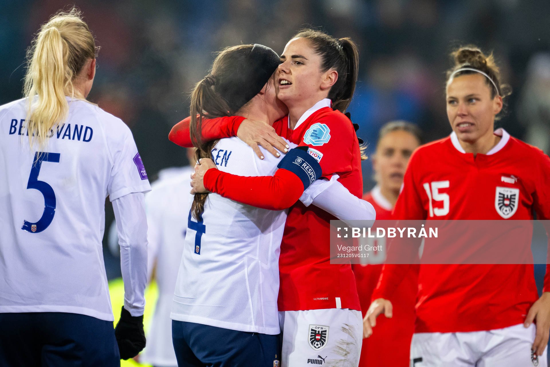 Tuva Hansen of Norway and Sarah Zadrazil of Austria