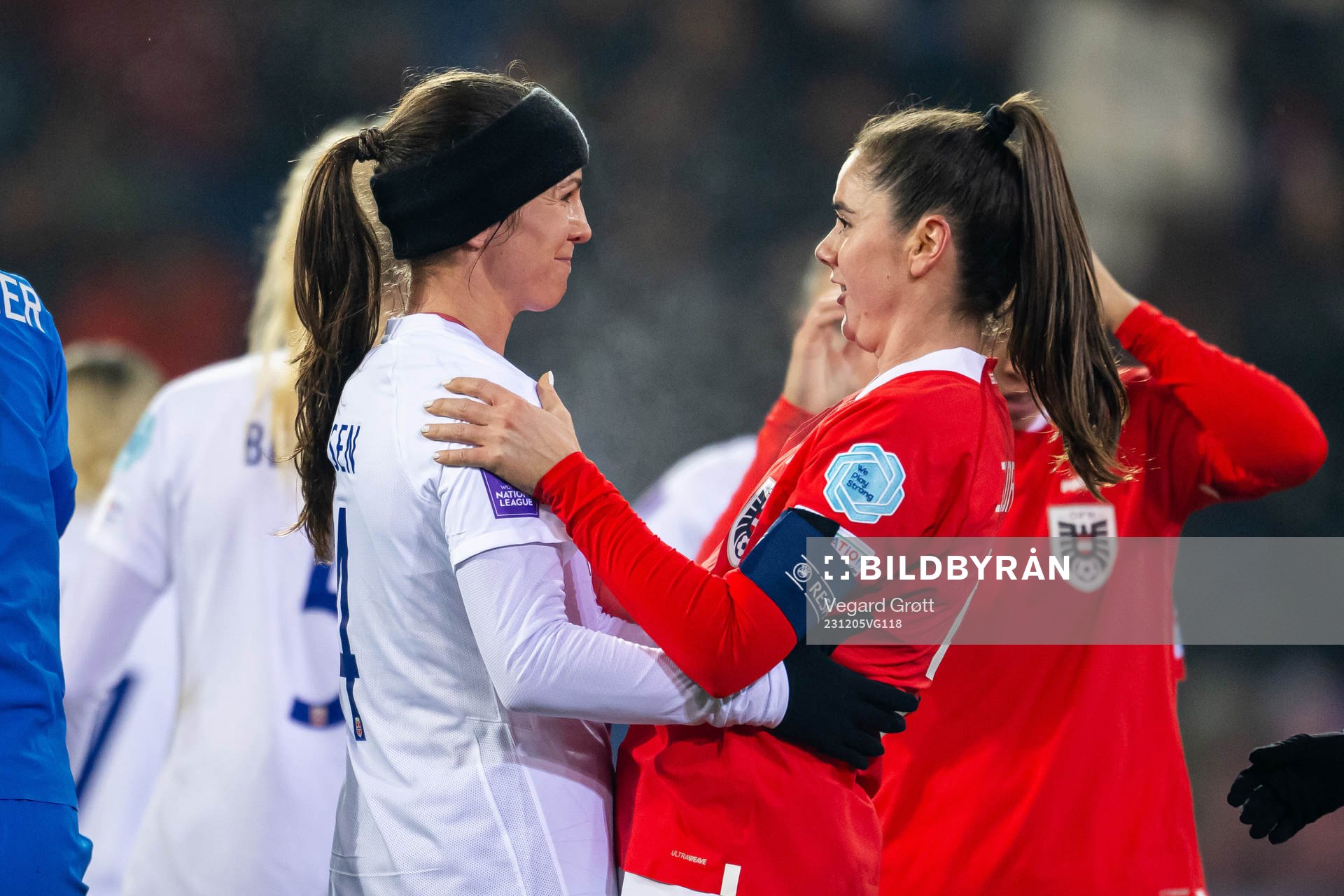 Tuva Hansen of Norway and Sarah Zadrazil of Austria after the UEFA Women’s Nations League football match between Austria and Norway on December 5, 2023 in Sankt Pölten.
