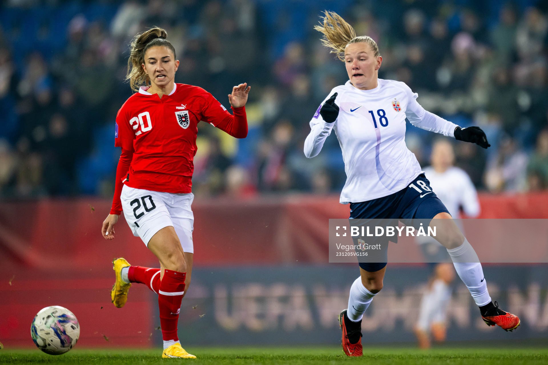 Katharina Naschenweng of Austria and Frida Maanum of Norway