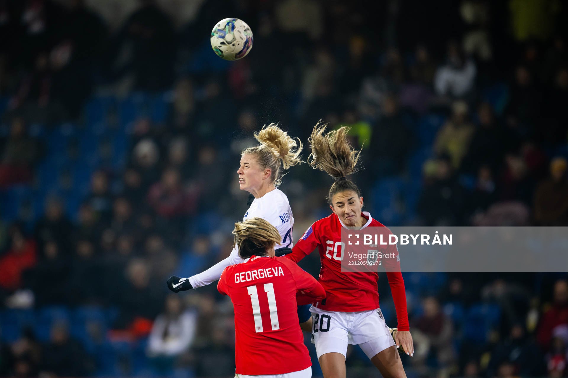 Sophie Román Haug of Norway and Katharina Naschenweng of