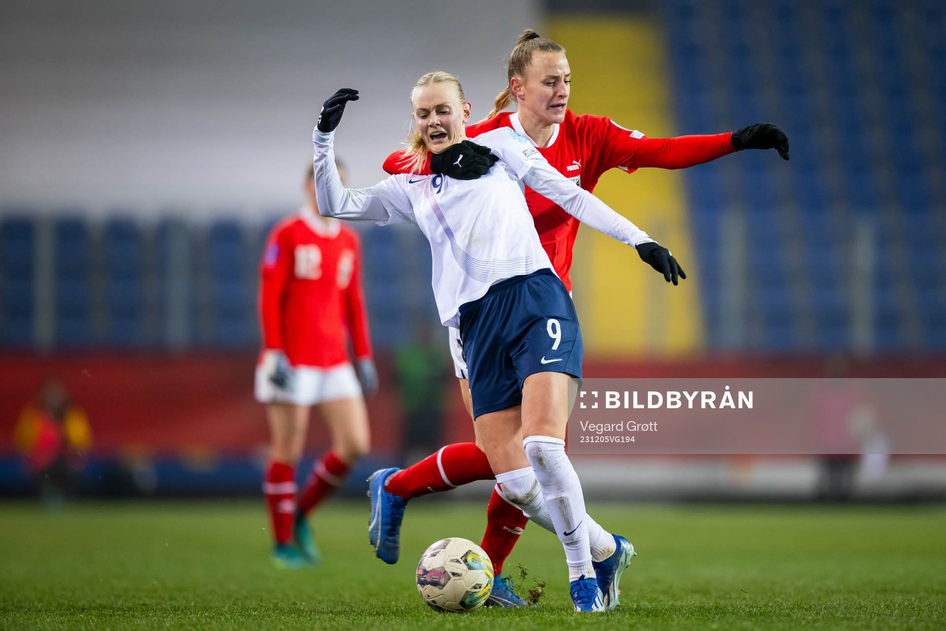 Karina Sævik of Norway and Virginia Kirchberger of Austria