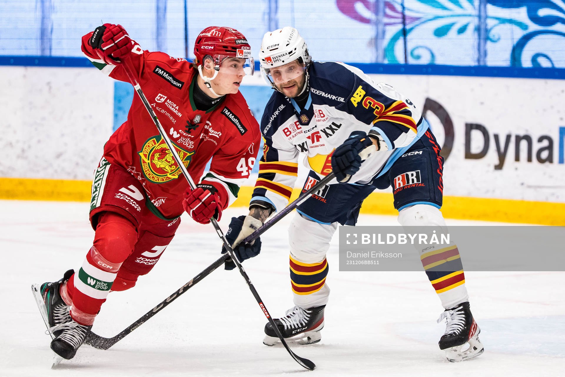 Mora IKs Noah Steen och Djurgårdens IFs Alexander Ytterell