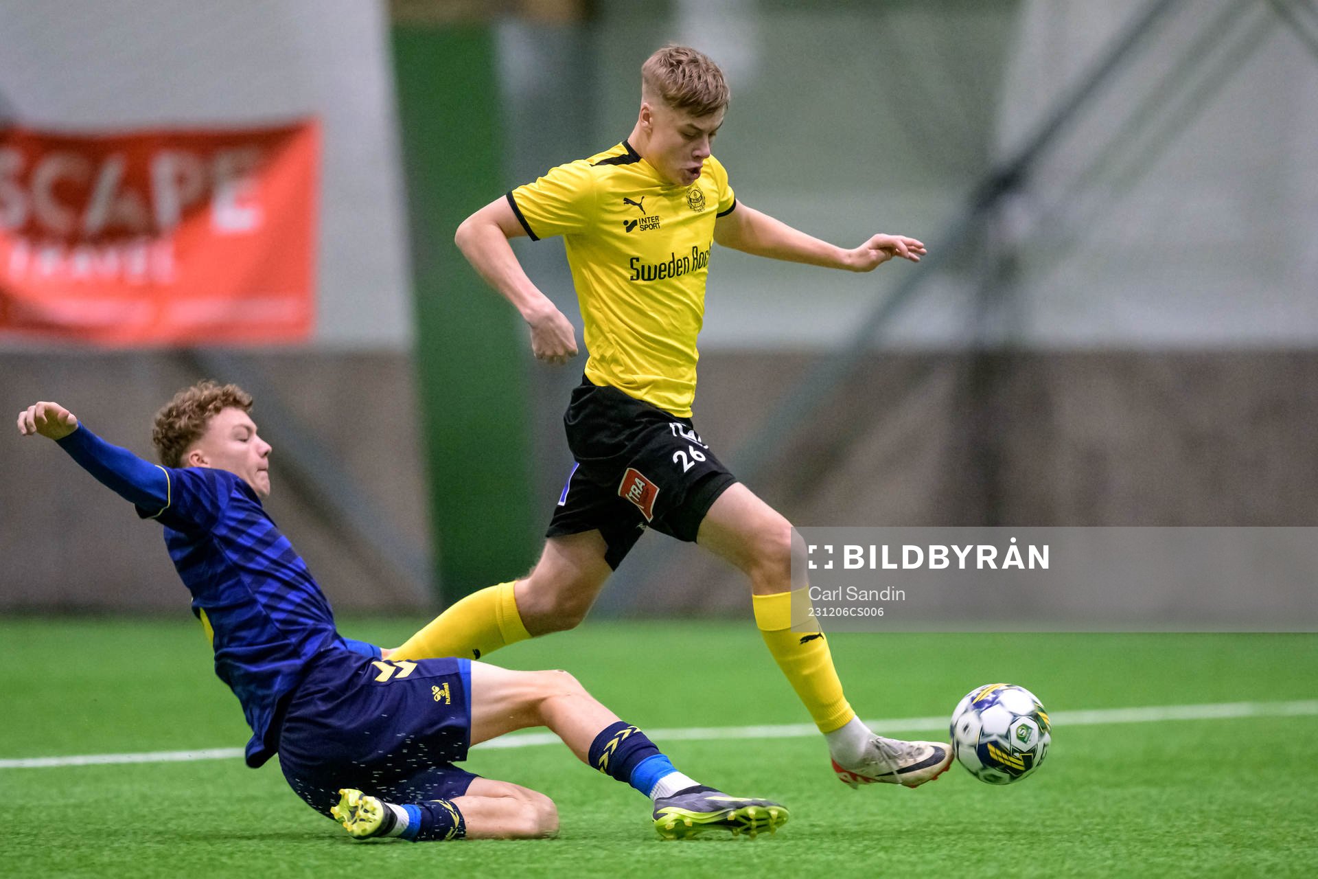 Mjällbys Lucas Nennesson under fotbollsmatchen i Skandinaviska Mästerskapen mellan Bröndby och Mjällby den 6 december 2023 i Borås.