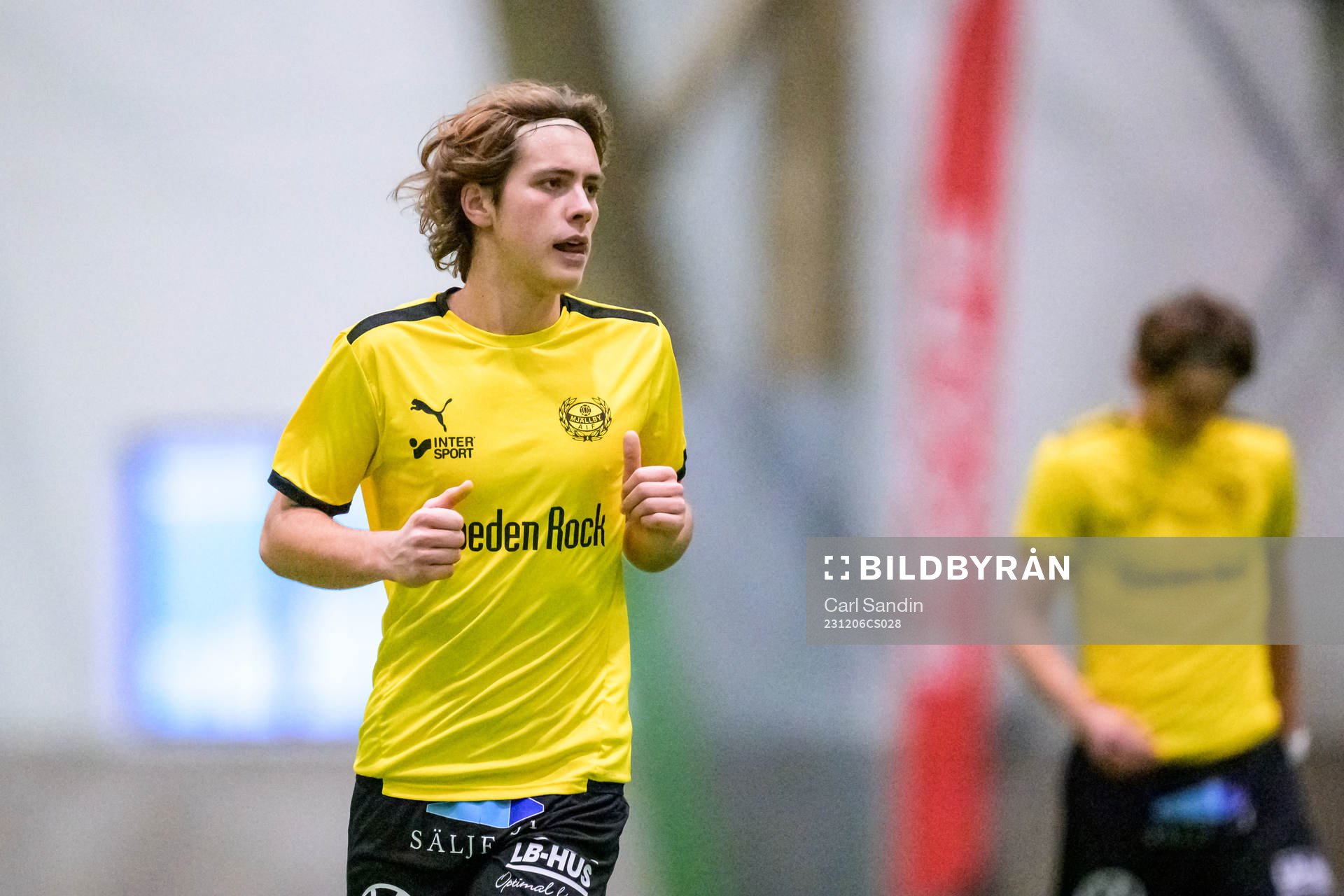 Mjällbys Liam Svensson under fotbollsmatchen i Skandinaviska Mästerskapen mellan Bröndby och Mjällby den 6 december 2023 i Borås.