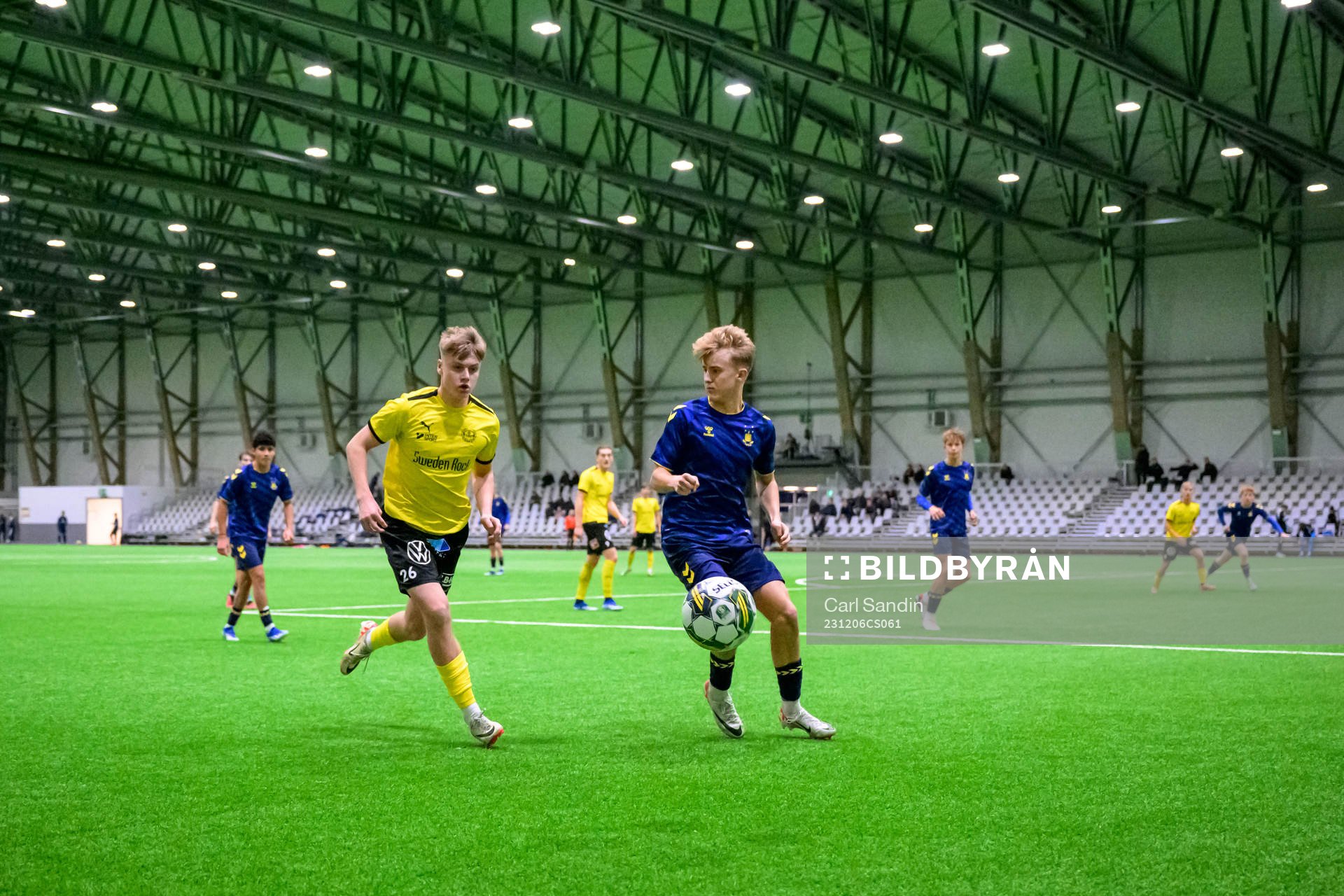 Mjällbys Lucas Nennesson och Bröndbys Philip Søndergaard