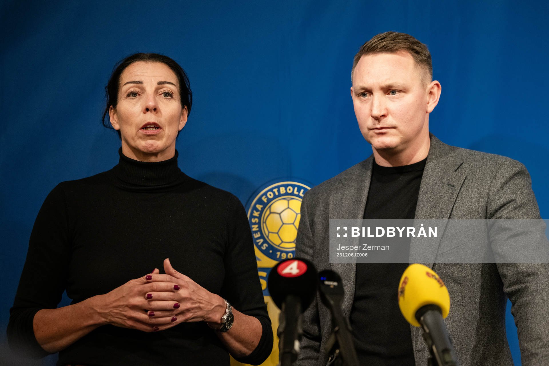 Andrea Möllerberg, Generalsekreterare för Svenska Fotbollförbundet och Kim Källström under en presskonferens anordnad av Svenska Fotbollförbundet den 6 december 2023 i Stockholm.