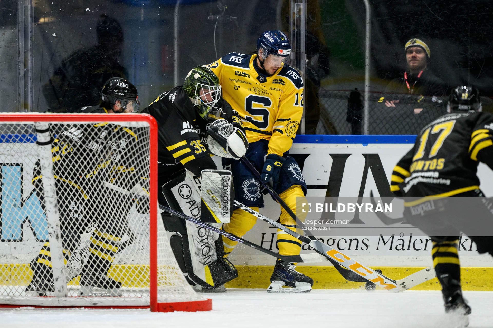 AIKs målvakt Antoine Bibeau och Södertälje SKs Viktor