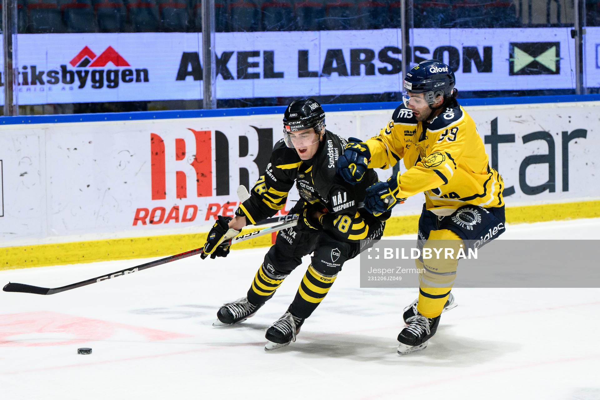 AIKs Arvid Henrikson och Södertälje SKs Stelio Mattheos