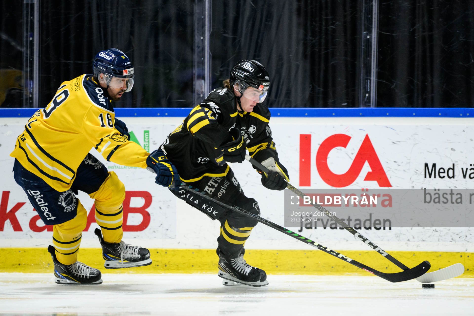 Södertälje SKs Linus Videll och AIKs Christoffer Björk