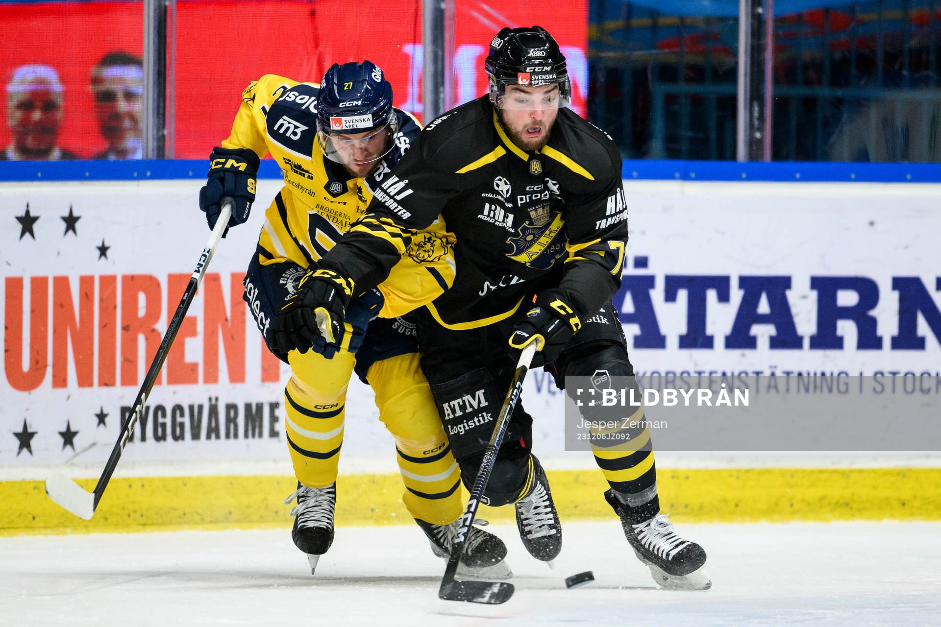 Södertäljes Daniel Norbe och AIKs Branden Troock