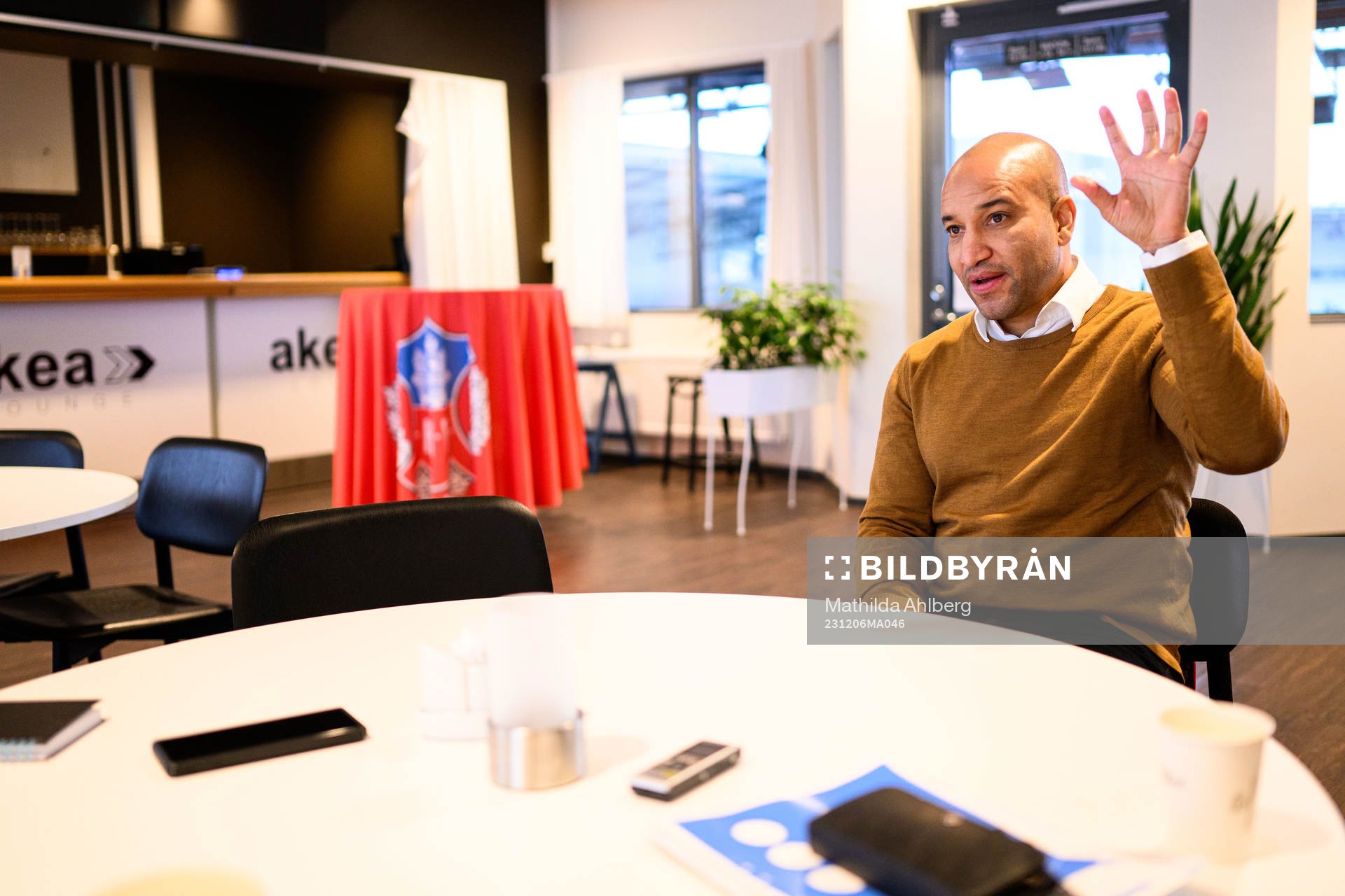Tränare Klebér Saarenpää under en pressträff med Helsingborg den 6 december 2023 i Helsingborg. 