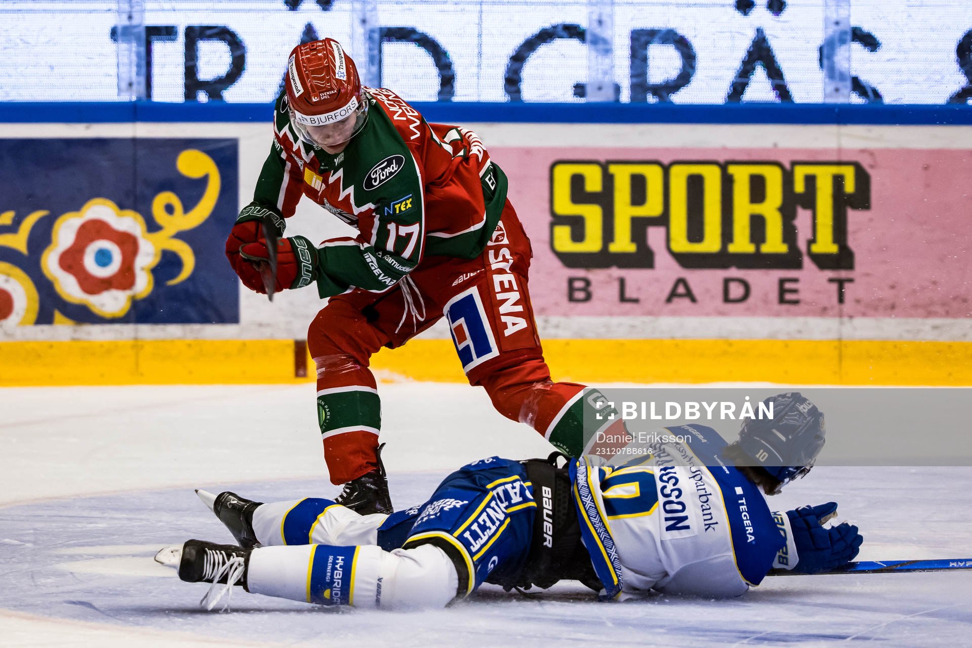 Frölunda HCs Isac Born och Leksands IFs Anton Johansson