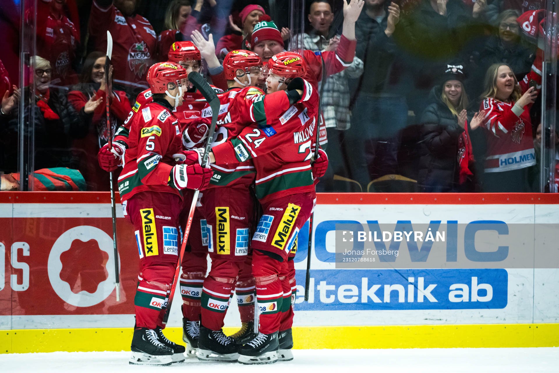 MoDos Johan Södergran jublar