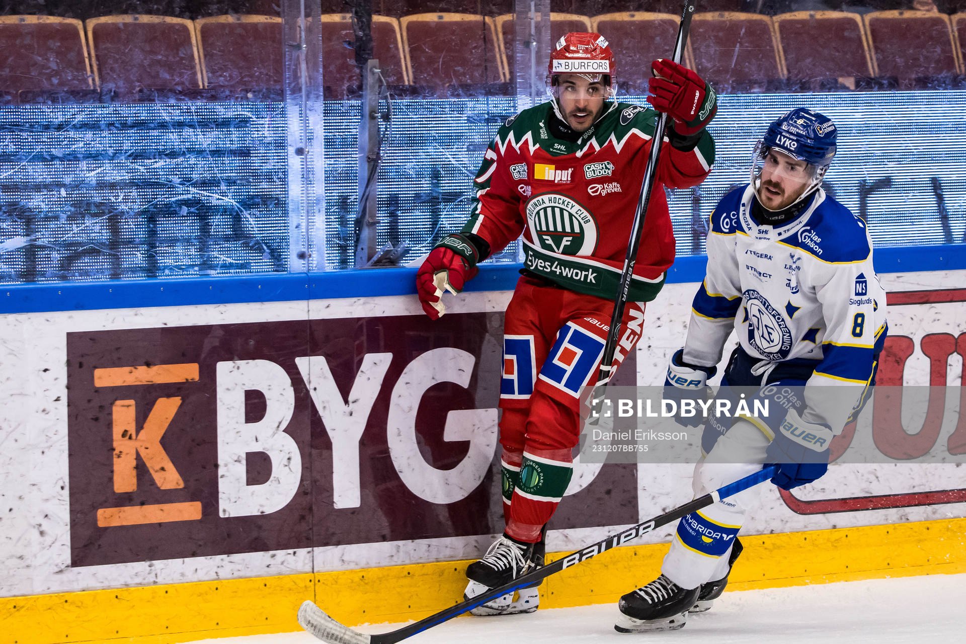 Frölunda HCs Jayden Halbgewachs jublar