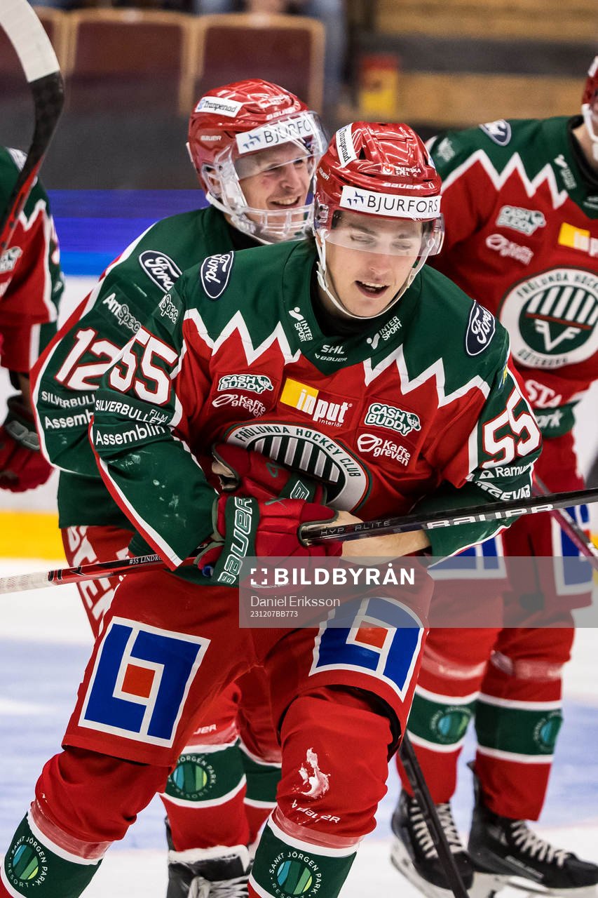 Frölunda HCs Max Lindroth jublar