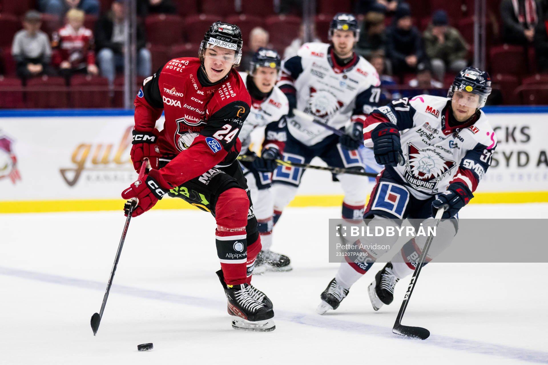 Malmö Redhawks Anton Wahlberg och Linköpings Lance Bouma