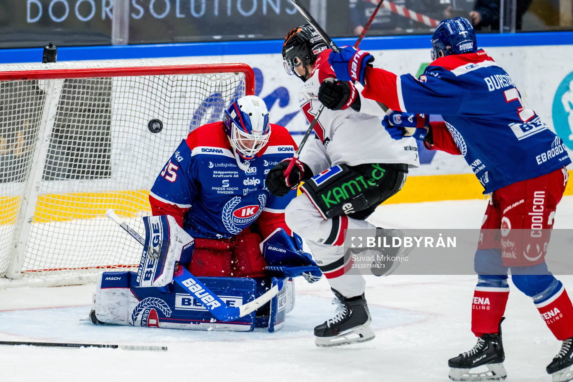 Oskarshamns målvakt Emil Kruse och Örebros Robin Norell