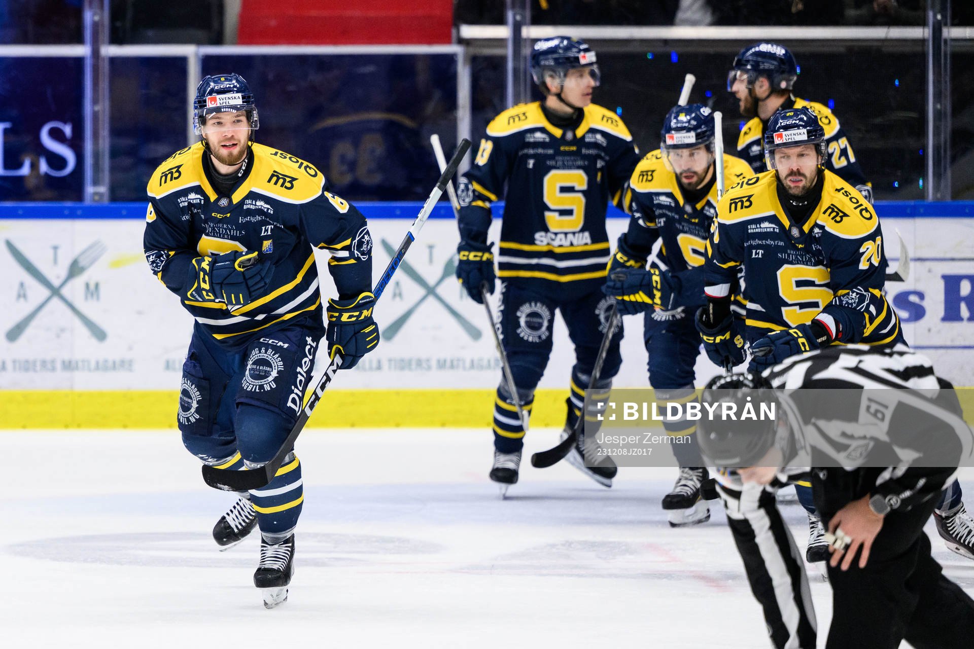 Södertäljes Olli Vainio jublar
